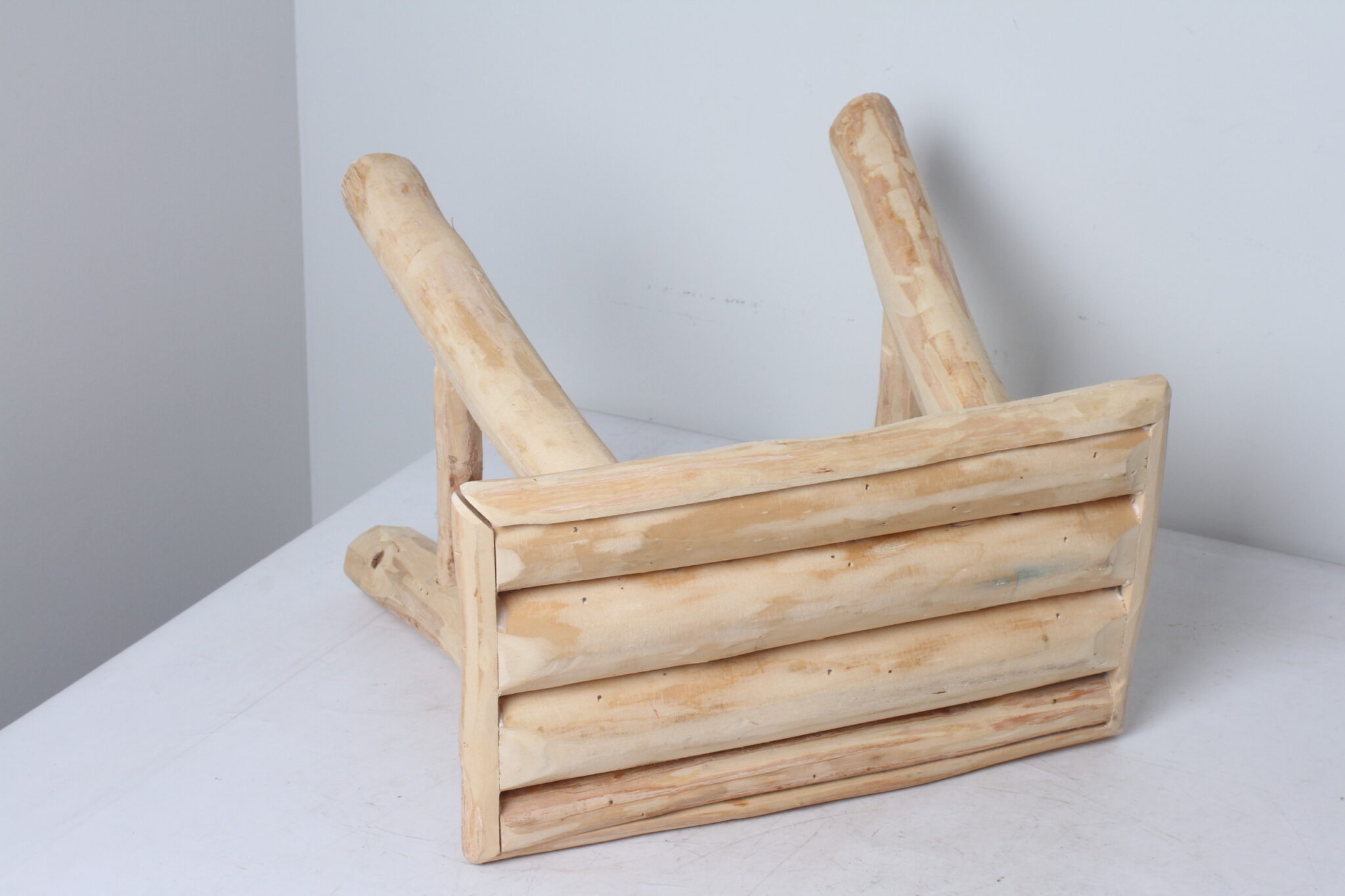 Tabouret en bois artisanale (4)