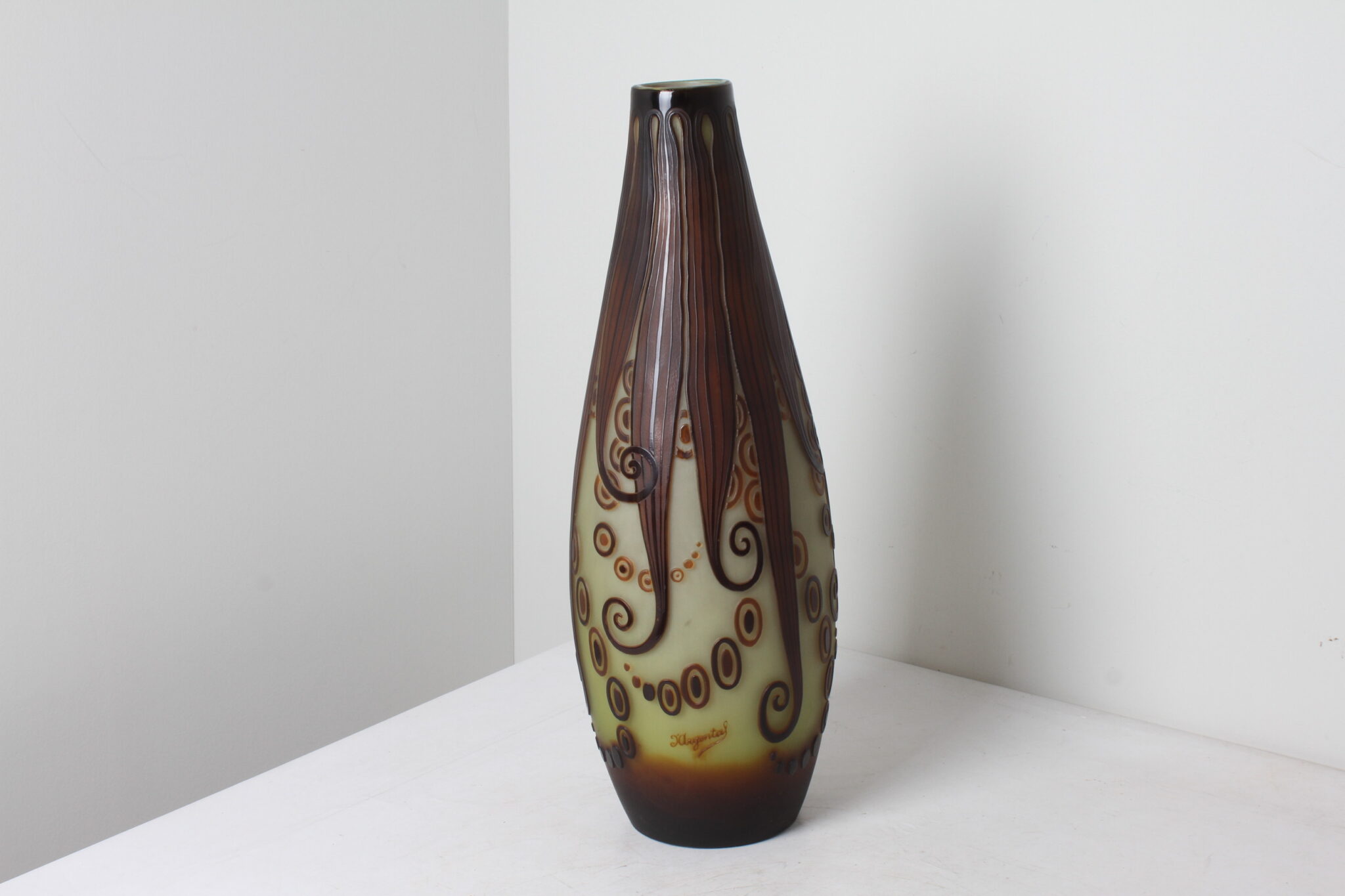 Vase Art Nouveau en verre camée D'Argental (2)