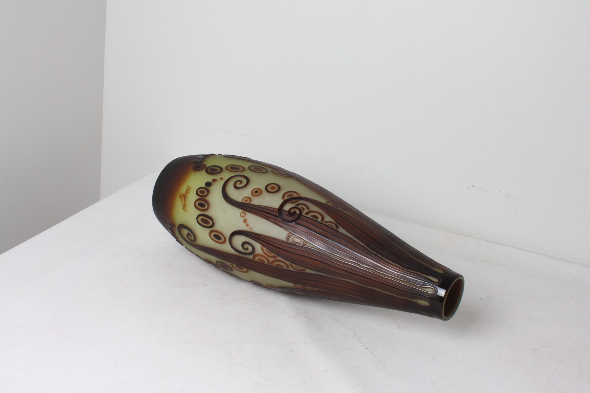 Vase Art Nouveau en verre camée D'Argental (4)