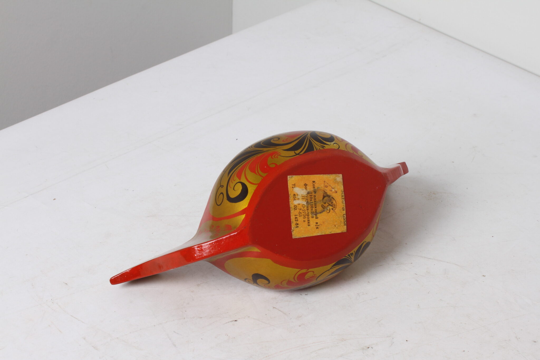 coupelle-vide-poches-russe-ussr-khokhloma-bois-laque-objets-deco-brocante-occasion-emmaus-scherwiller-etikette (1)