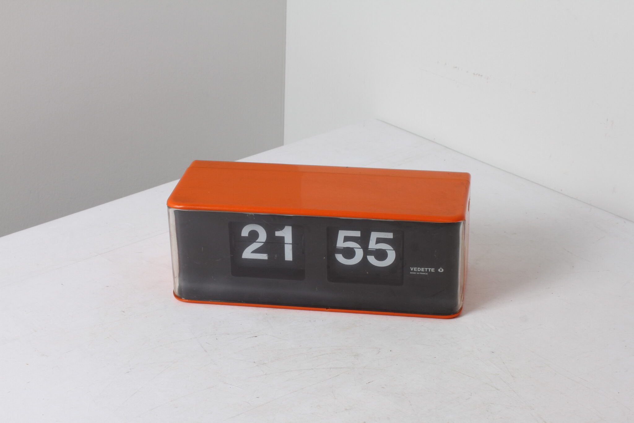 Horloge de table en plastique orange Vendette vintage (6)