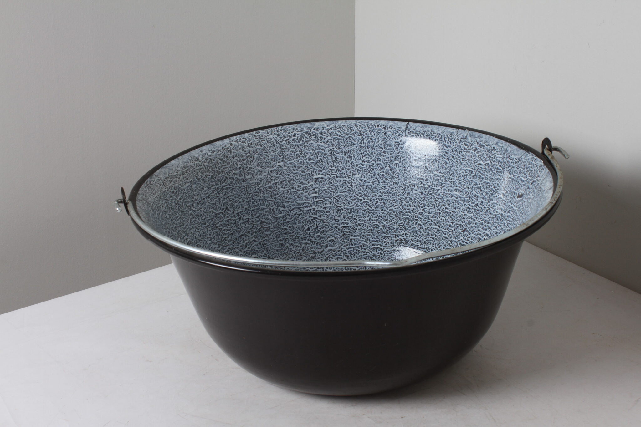 Marmite à goulasch hongroise émaillée noir et gris 10 L KOTARBAU (3)