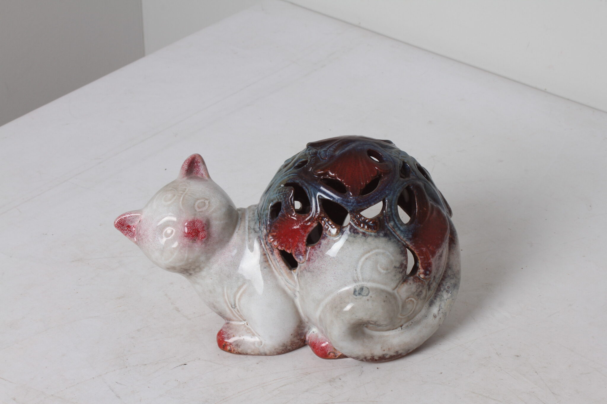 photophore-chat-en-ceramique-vernissee-objets-deco-brocante-occasion-emmaus-scherwiller-etikette (2)