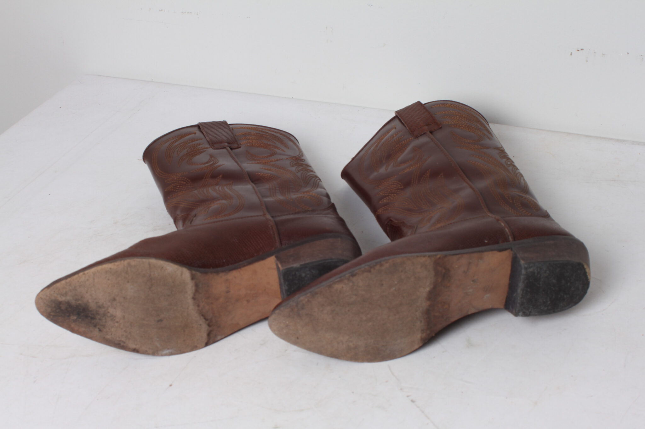 santiags-femme-cuir-marron-pointure-40-mode-occasion-vintage-emmaus-scherwiller-etikette (1)