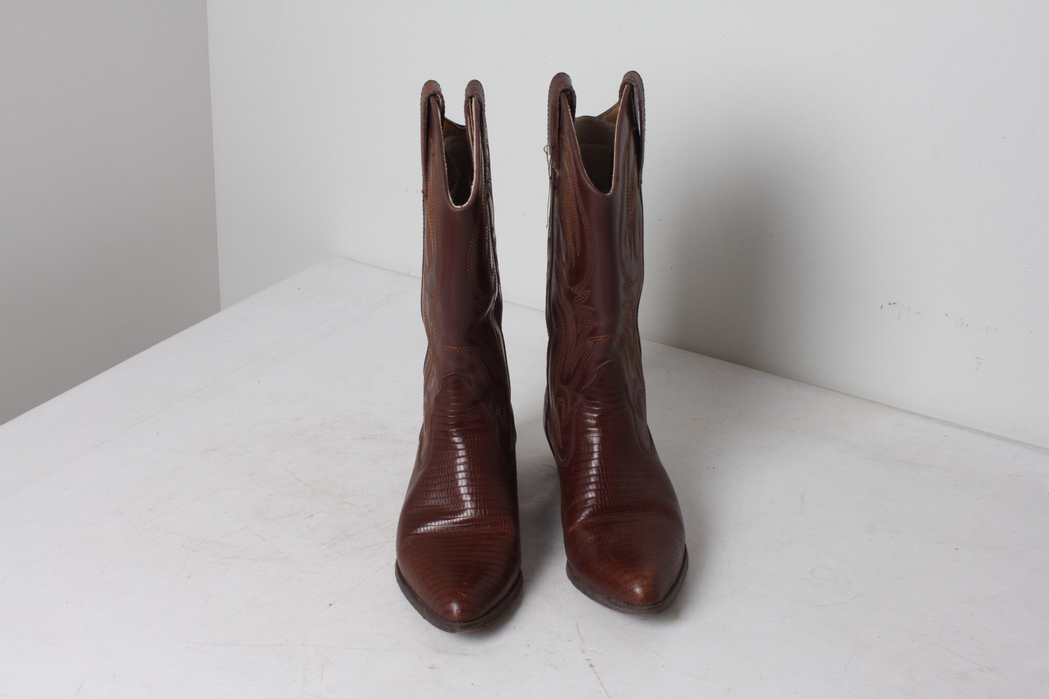 santiags-femme-cuir-marron-pointure-40-mode-occasion-vintage-emmaus-scherwiller-etikette (3)