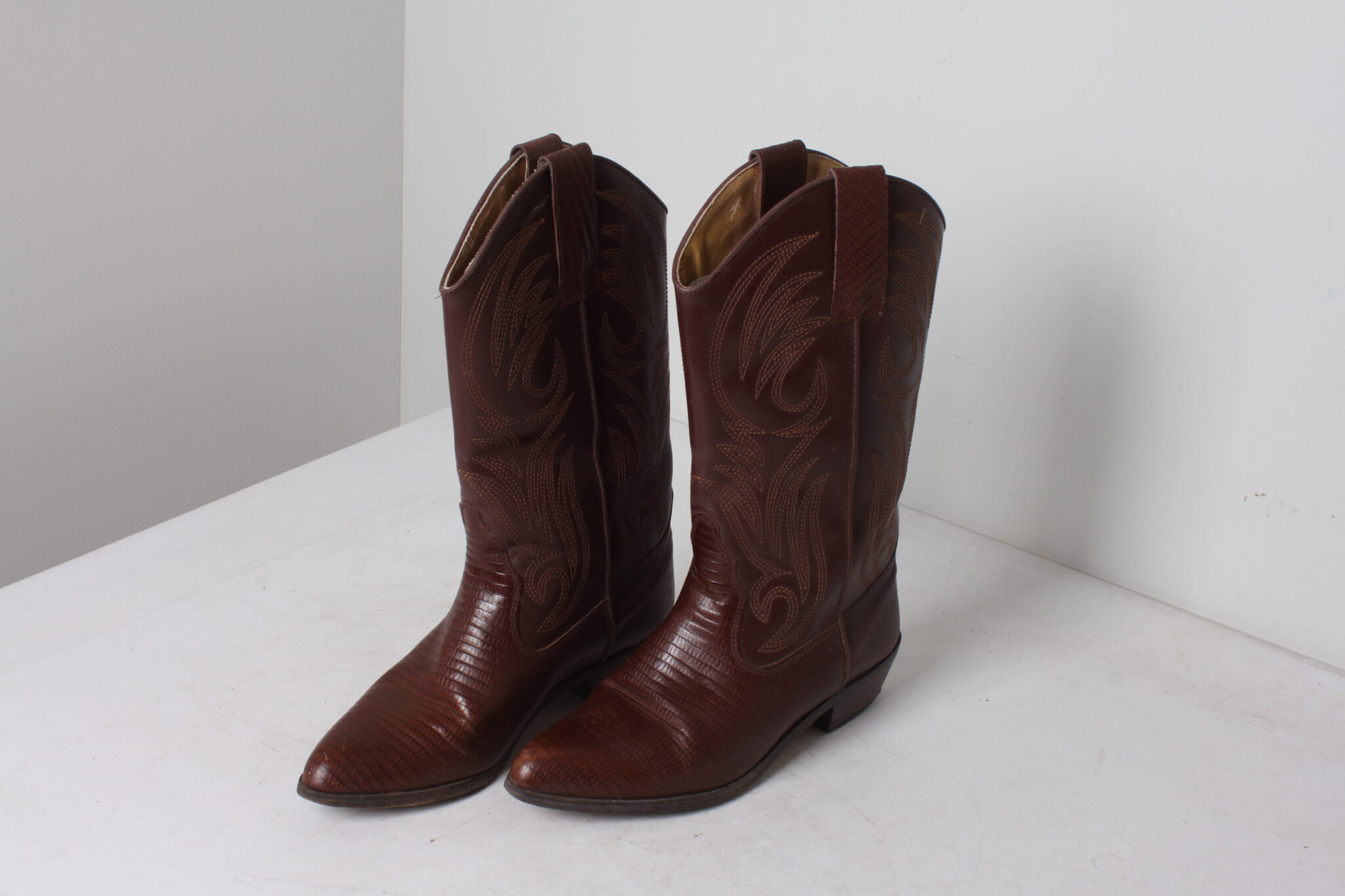 santiags-femme-cuir-marron-pointure-40-mode-occasion-vintage-emmaus-scherwiller-etikette (4)