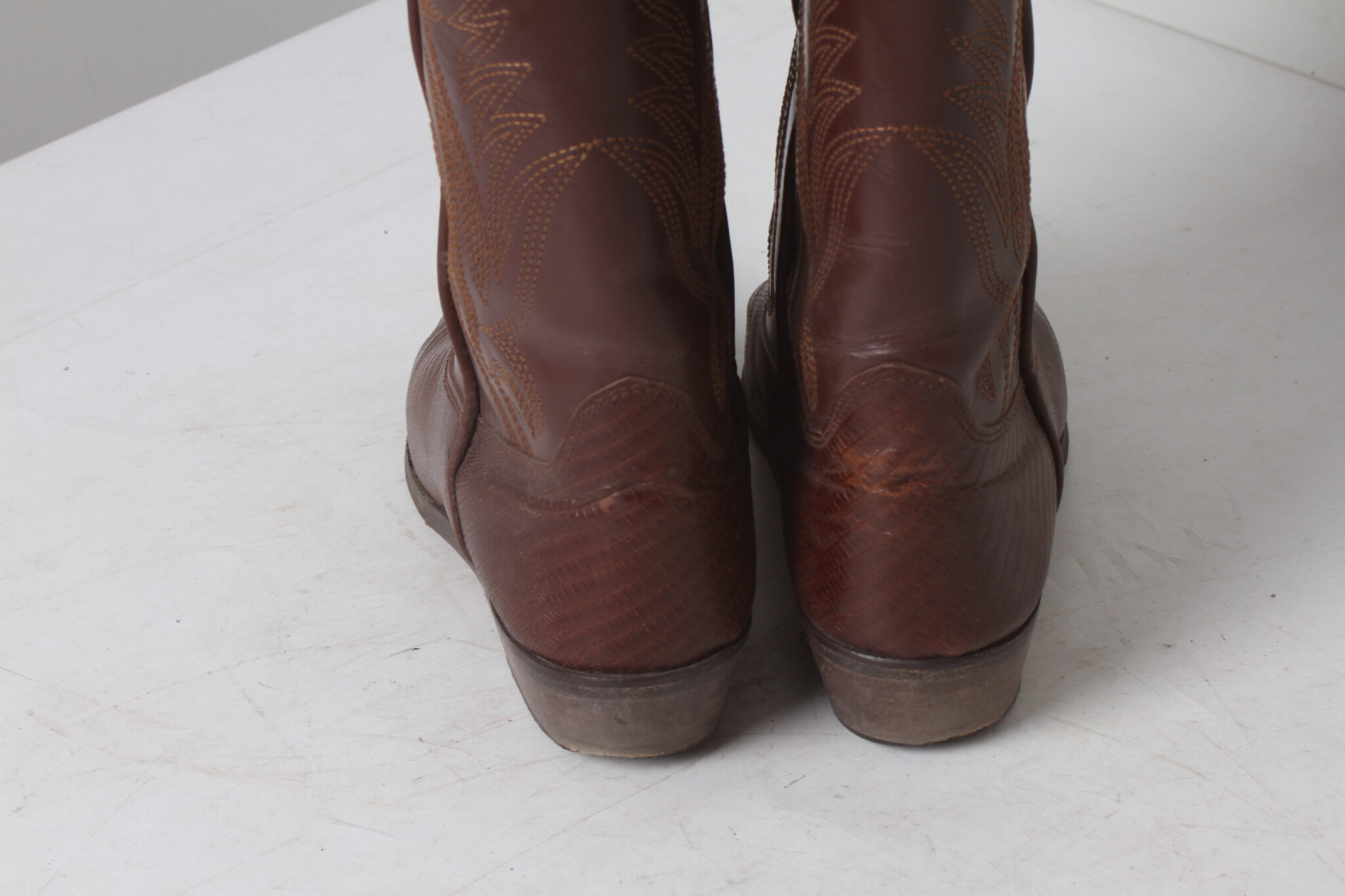 santiags-femme-cuir-marron-pointure-40-mode-occasion-vintage-emmaus-scherwiller-etikette (5)