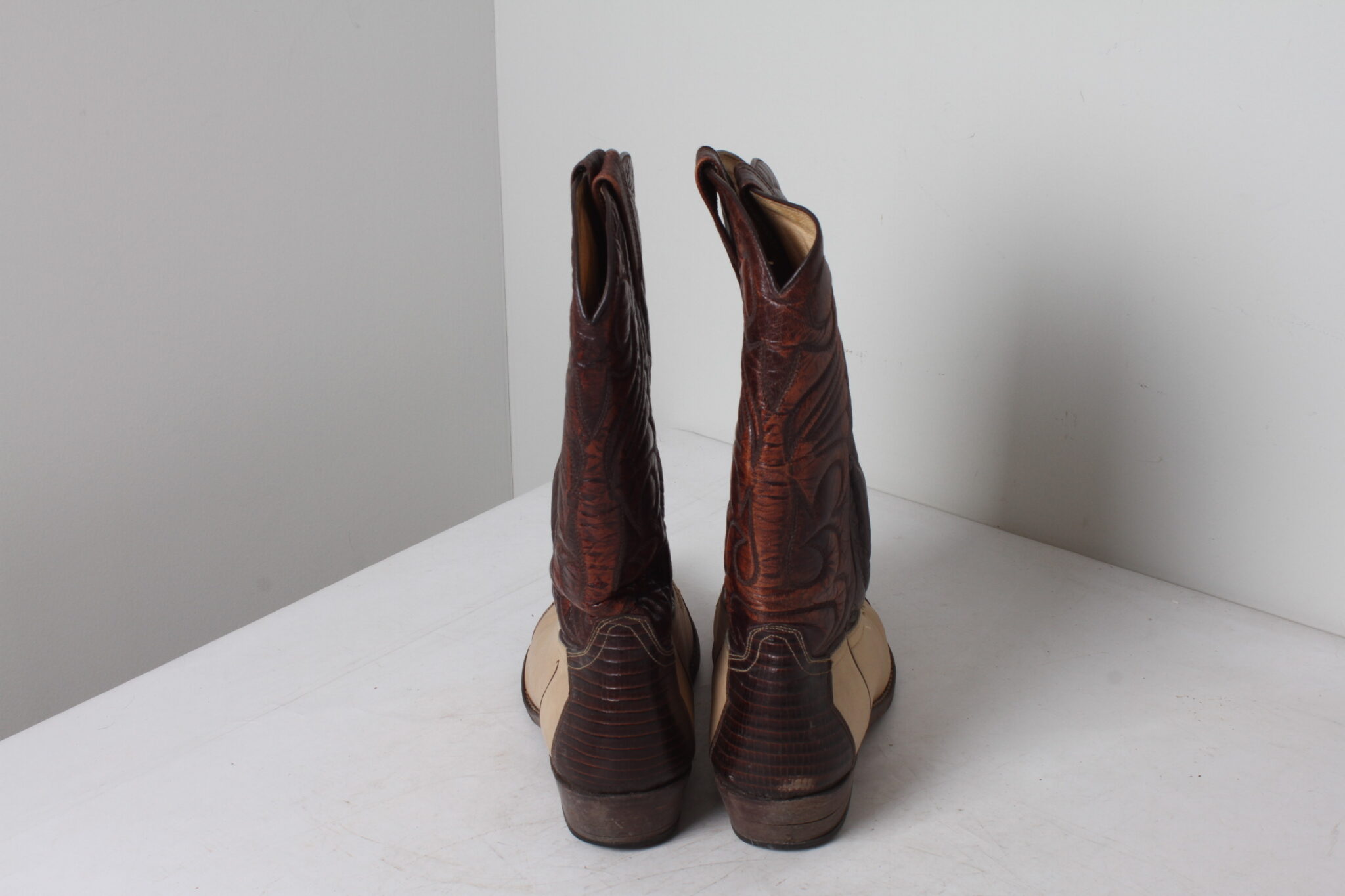 santiags-homme-bottes-cowboy-pointure-44-cuir-mode-occasion-vintage-emmaus-scherwiller-etikette (1)