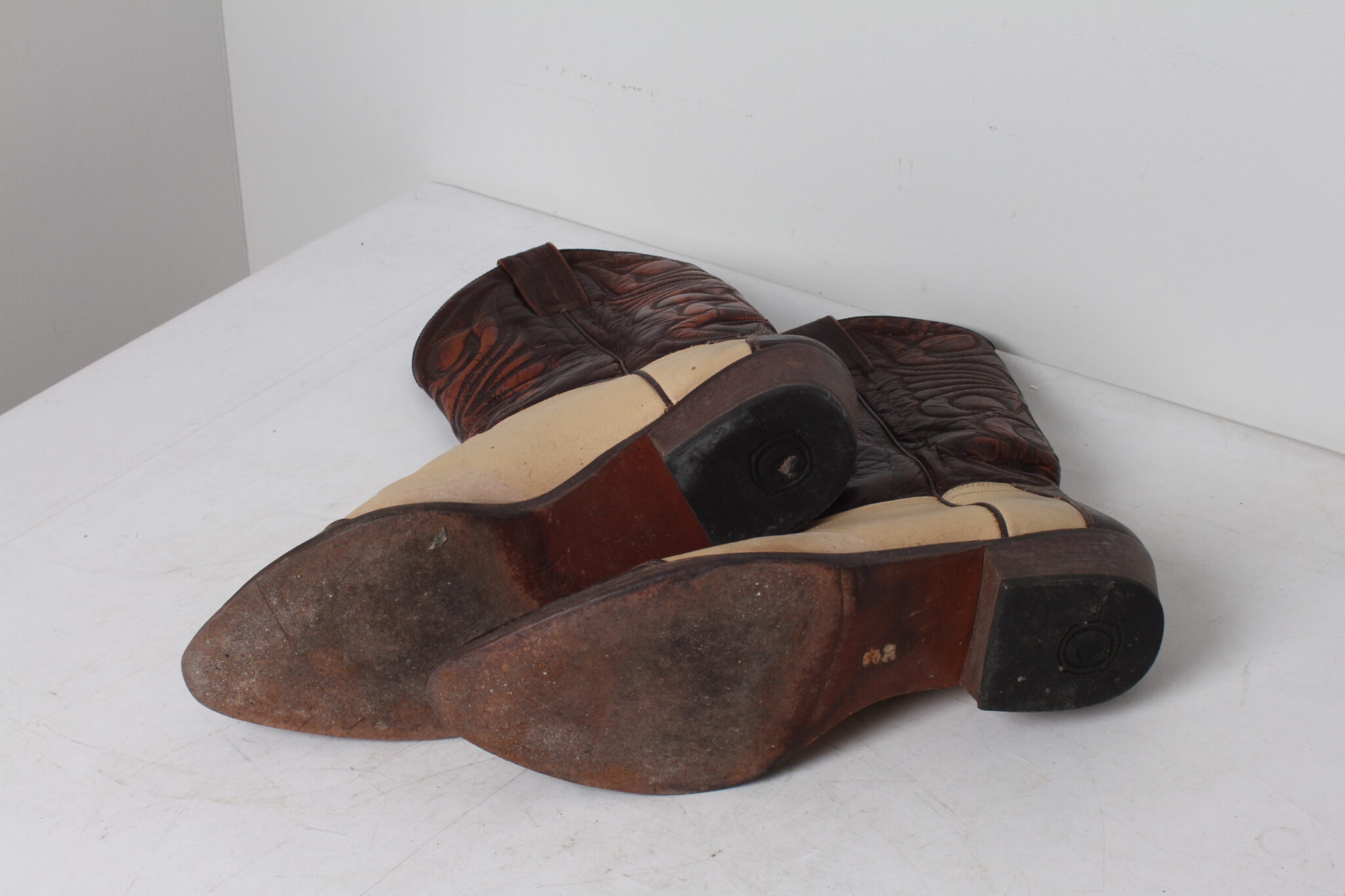 santiags-homme-bottes-cowboy-pointure-44-cuir-mode-occasion-vintage-emmaus-scherwiller-etikette (4)