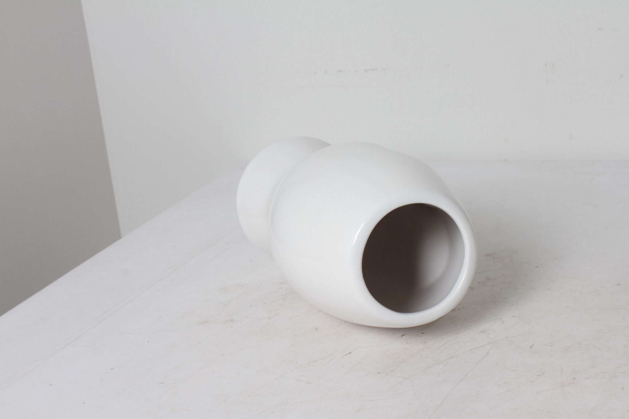 Vase blanc en céramique visage (4)