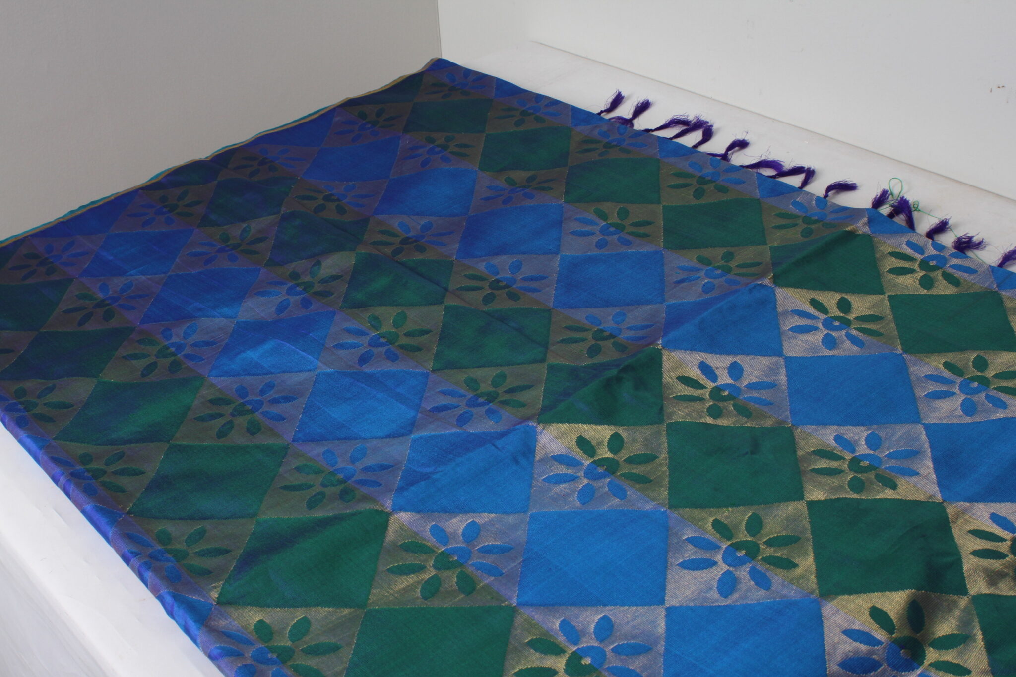 veritable-sari-indien-soie-bleue-taille-unique-mode-brocante-occasion-emmaus-scherwiller-etikette (4)