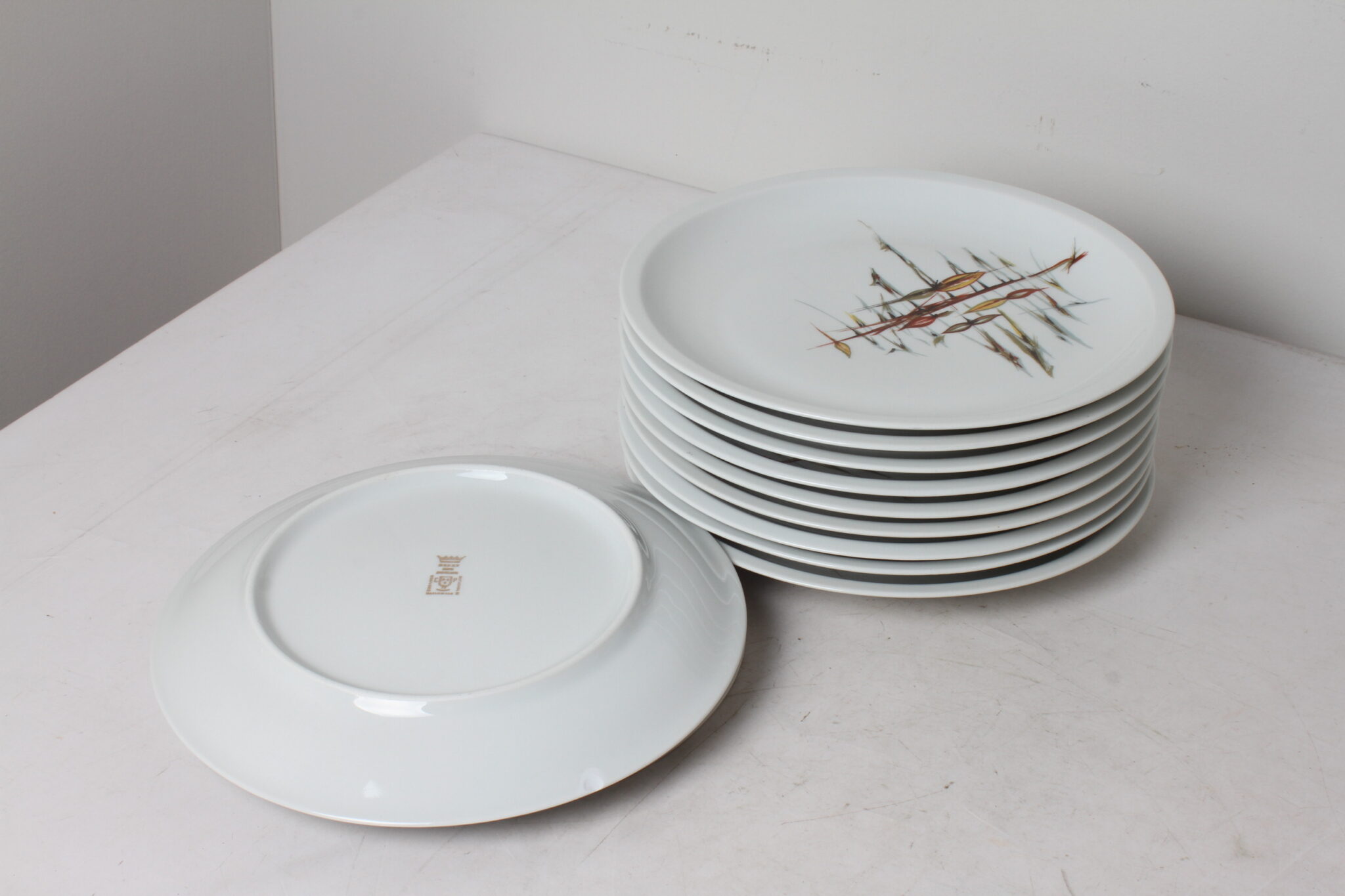 12 assiettes creuses en porcelaine Berry Haute – décor vintage stylisé (7)