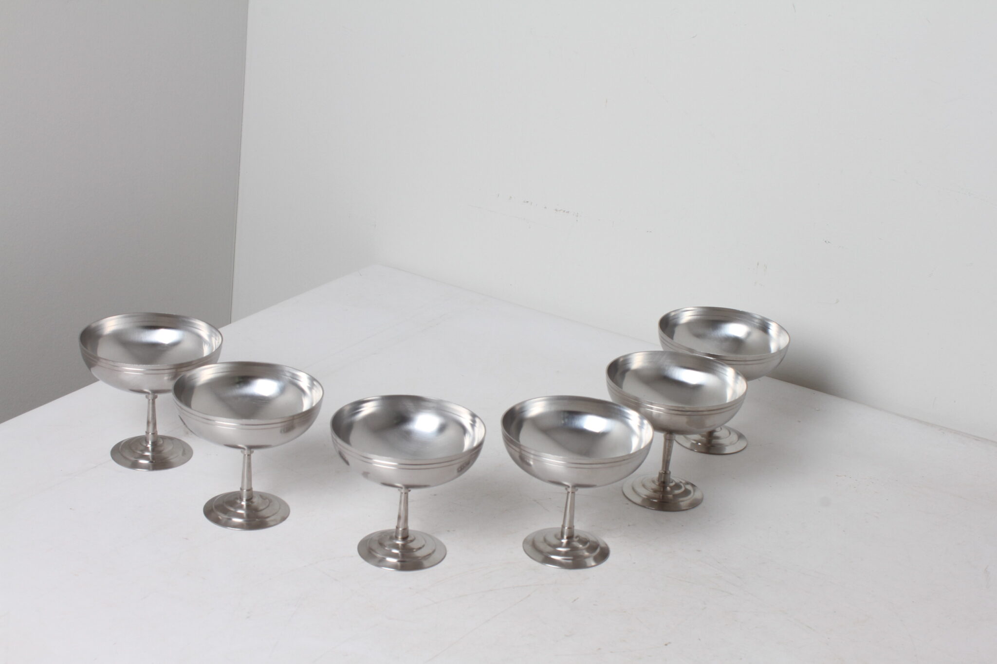 6 coupelles sur pied en acier inoxydable argenté Letang Remy France (3)