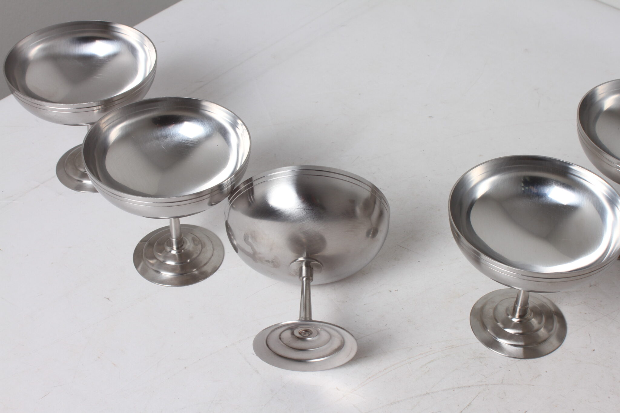 6 coupelles sur pied en acier inoxydable argenté Letang Remy France (4)