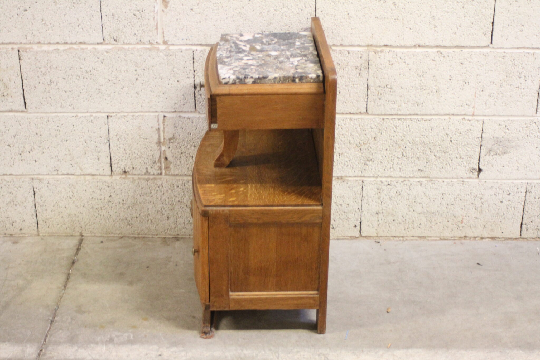 ancienne-table-de-chevet-bois-marbre-1-tiroir-1-porte-mobilier-brocante-occasion-emmaus-scherwiller-etikette (5)