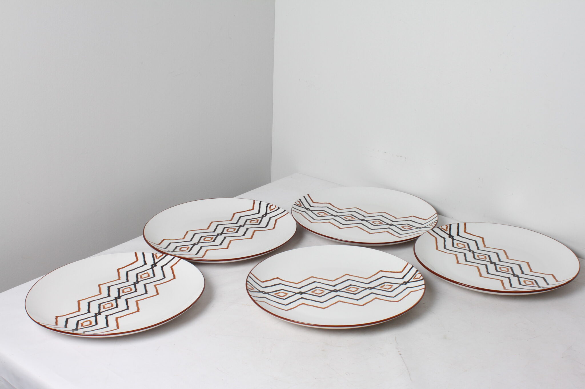 Assiettes décor géométrique en porcelaine Maison du monde (3)