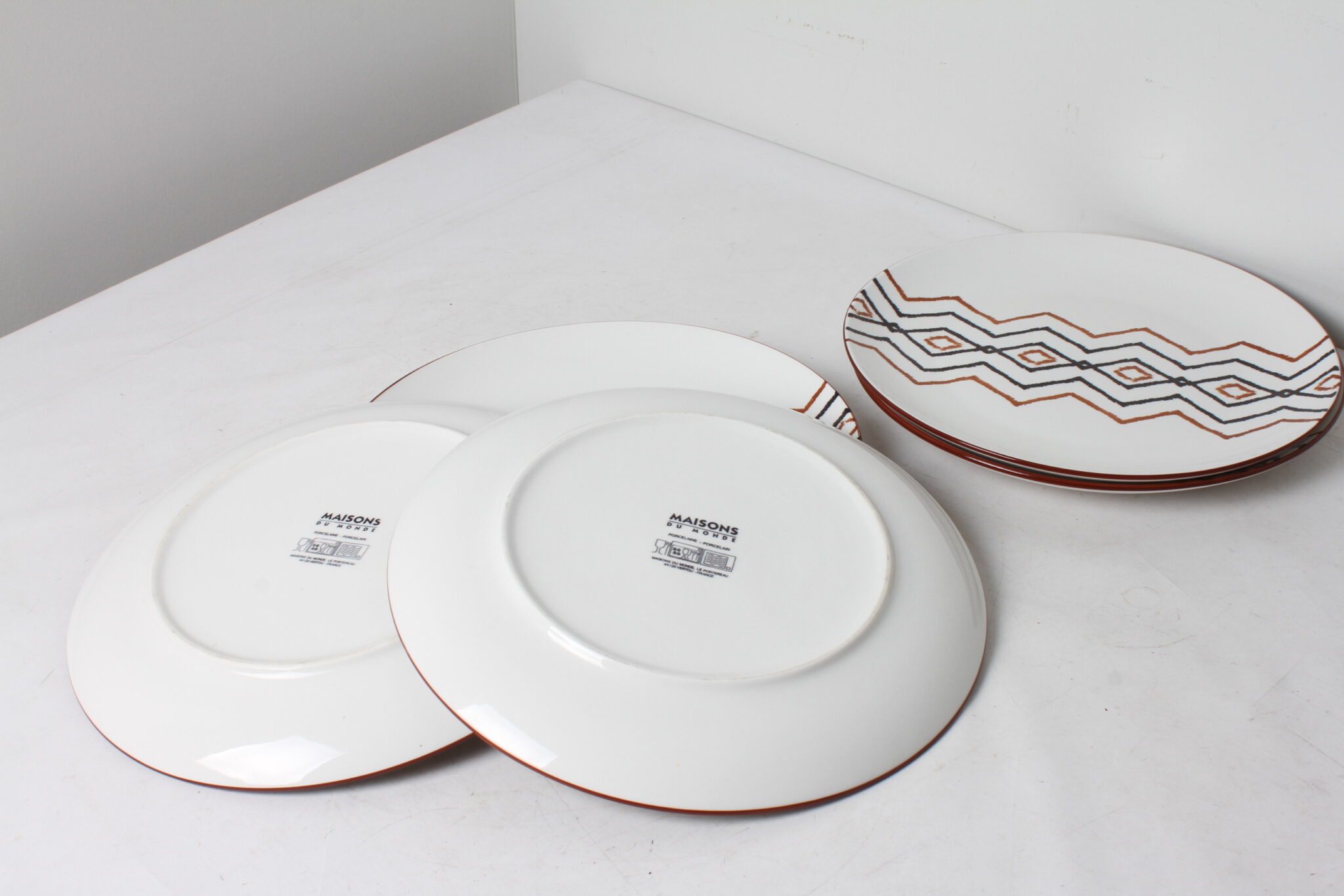 Assiettes décor géométrique en porcelaine Maison du monde (4)