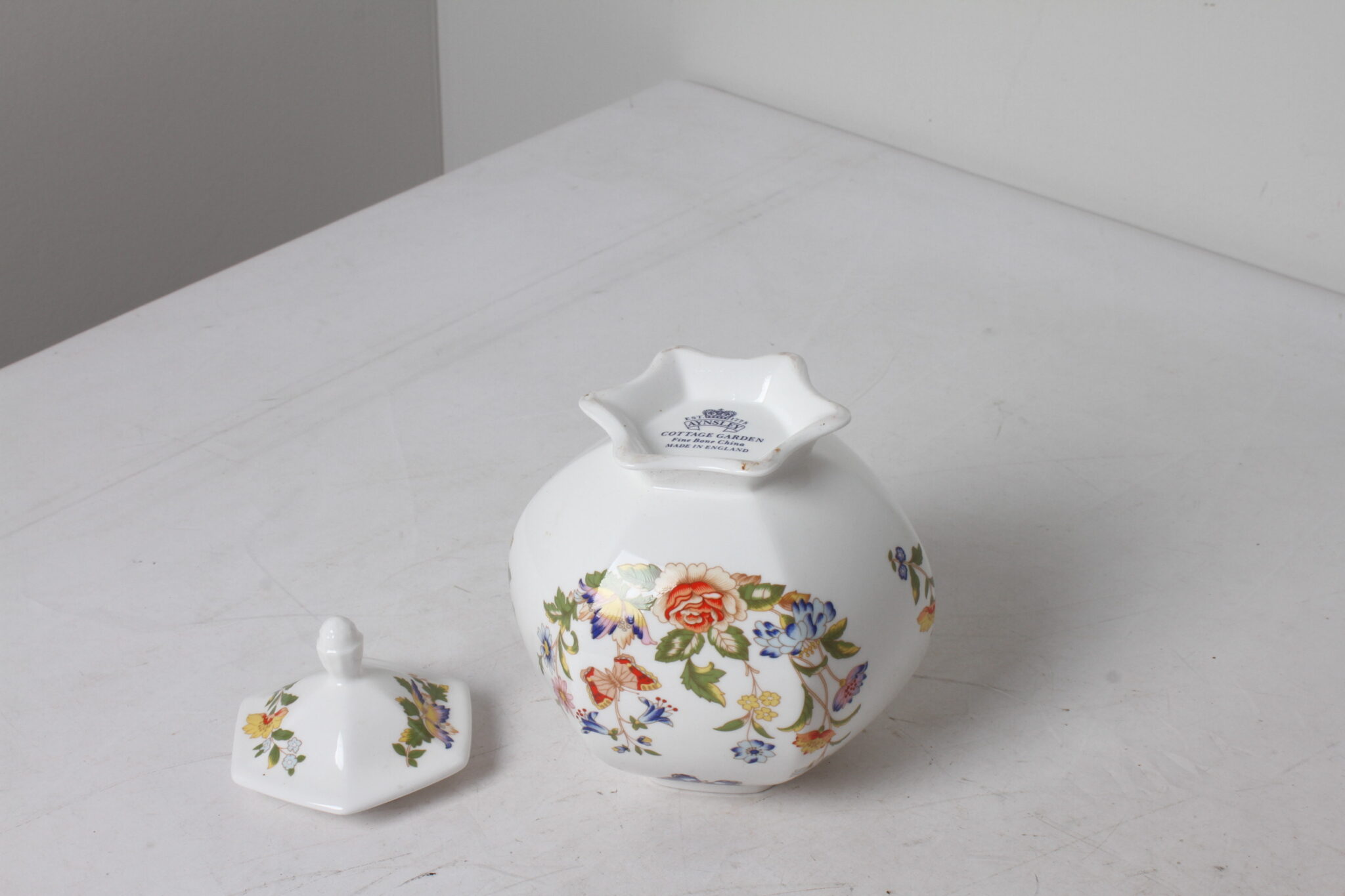 Aynsley Cottage Garden pot à gingembre avec couvercle décor florale (6)