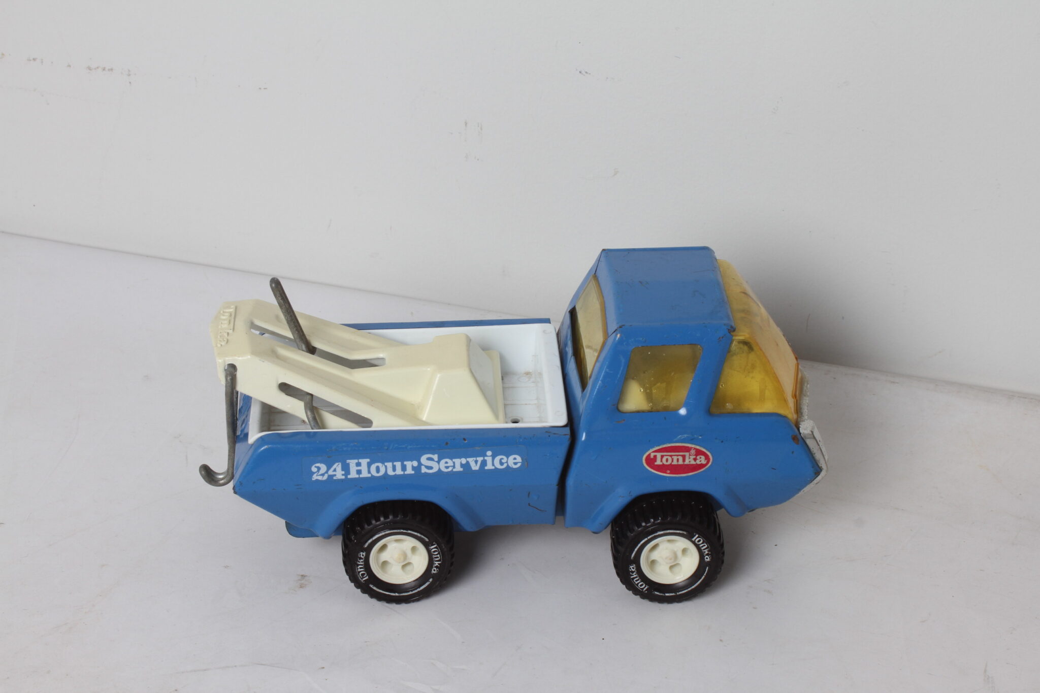 Camion dépanneuse Tonka en tôle bleu vintage (2)