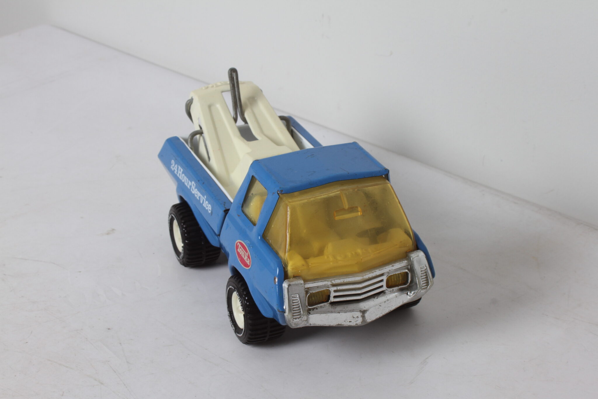 Camion dépanneuse Tonka en tôle bleu vintage (3)