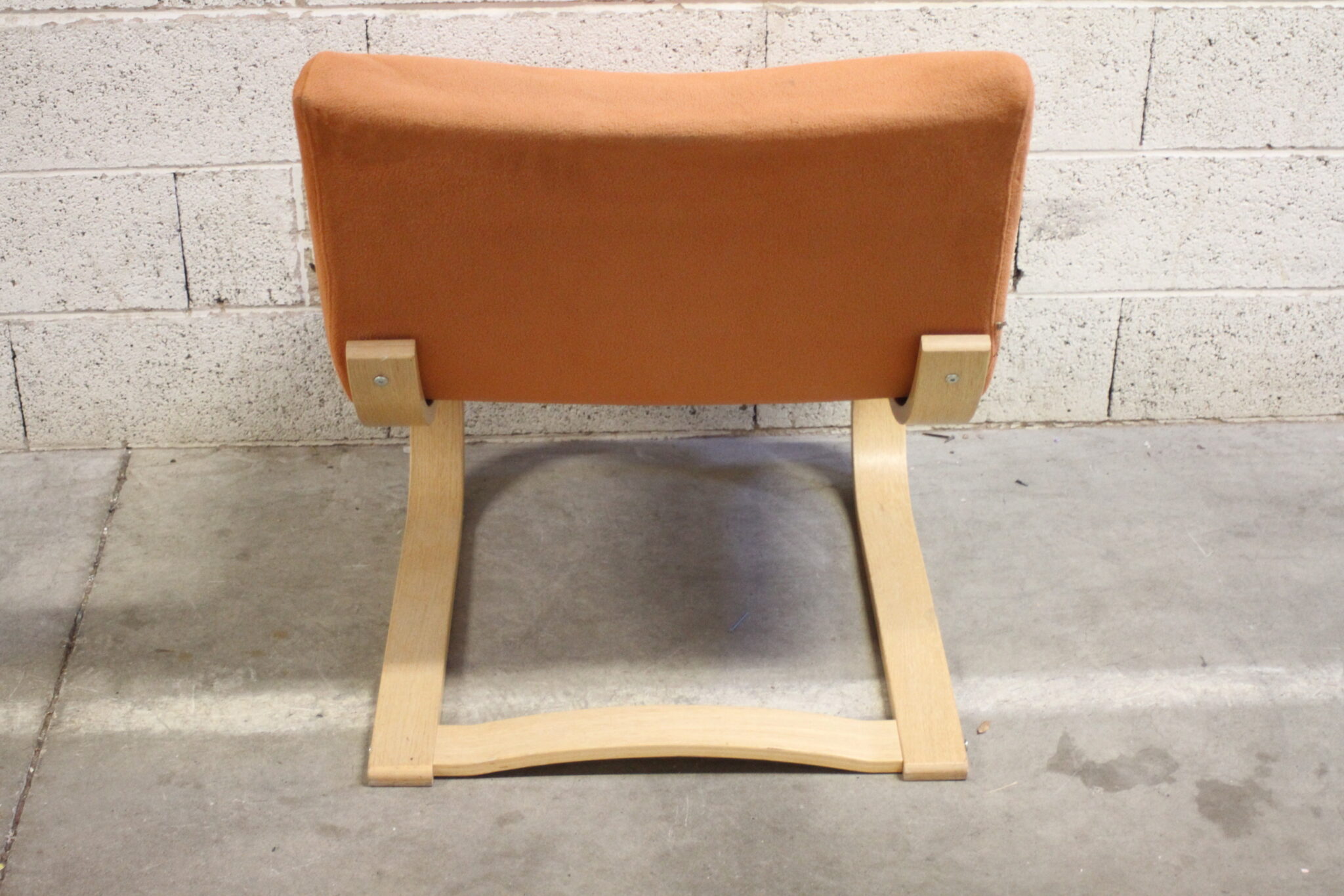 fauteuil-lounge-vintage-et-design-ikea-klackbo-orange-mobilier-brocante-occasion-emmaus-scherwiller-etikette (5)