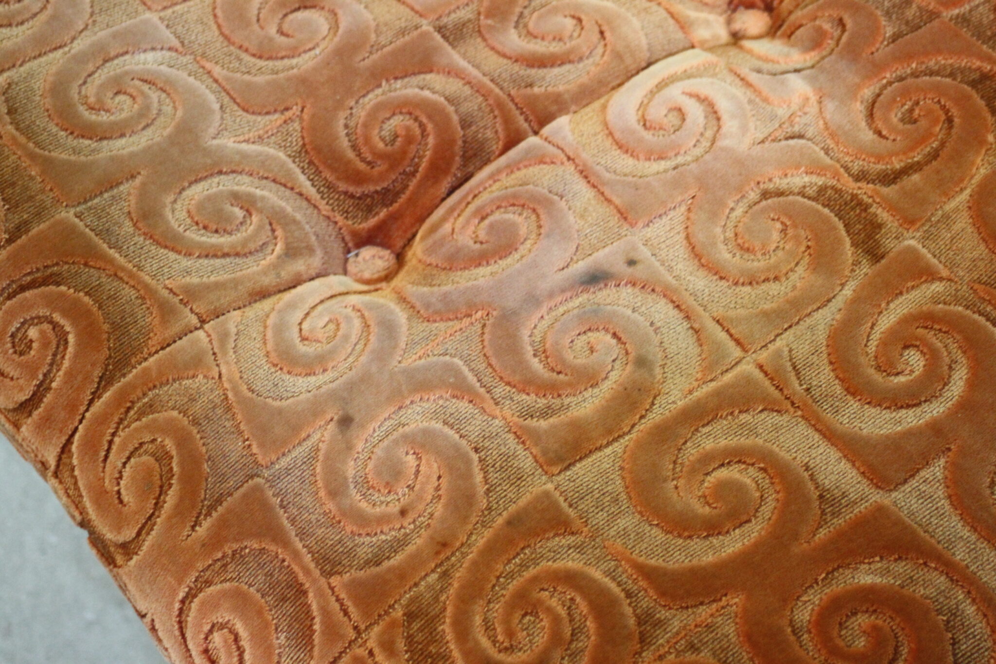 fauteuils-modulables-vintage-tissu-velours-orange-annees-70-mobilier-brocante-occasion-emmaus-scherwiller-etikette (10)