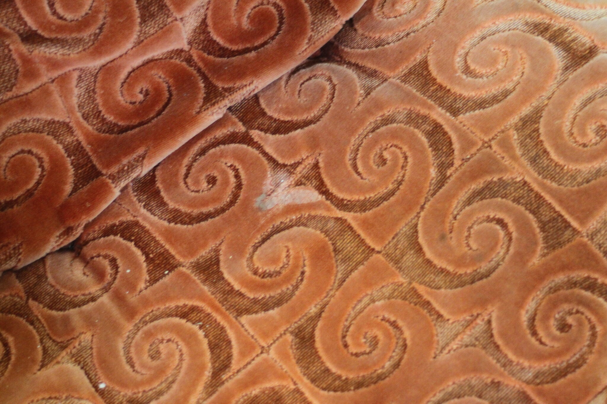 fauteuils-modulables-vintage-tissu-velours-orange-annees-70-mobilier-brocante-occasion-emmaus-scherwiller-etikette (11)