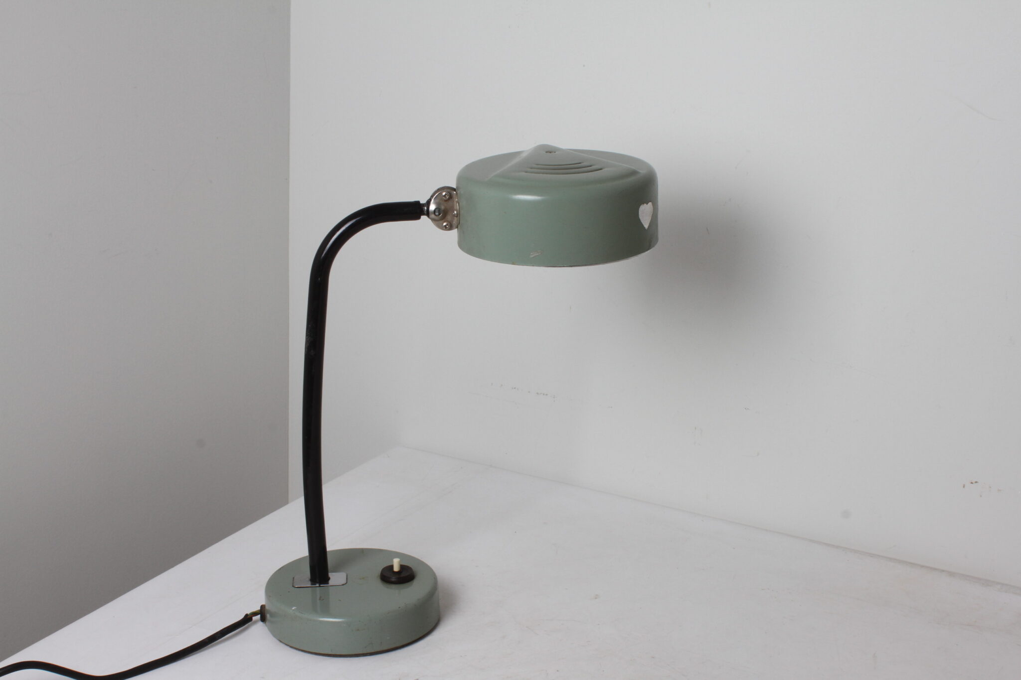 Lampe industrielle vintage en fer vert et noir (2)