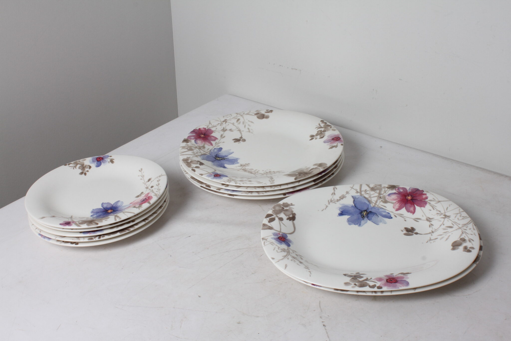 Lot de 11 assiettes petit-déjeuner porcelaine multicolore Villeroy & Boch Mariefleur Gris Germany (2)