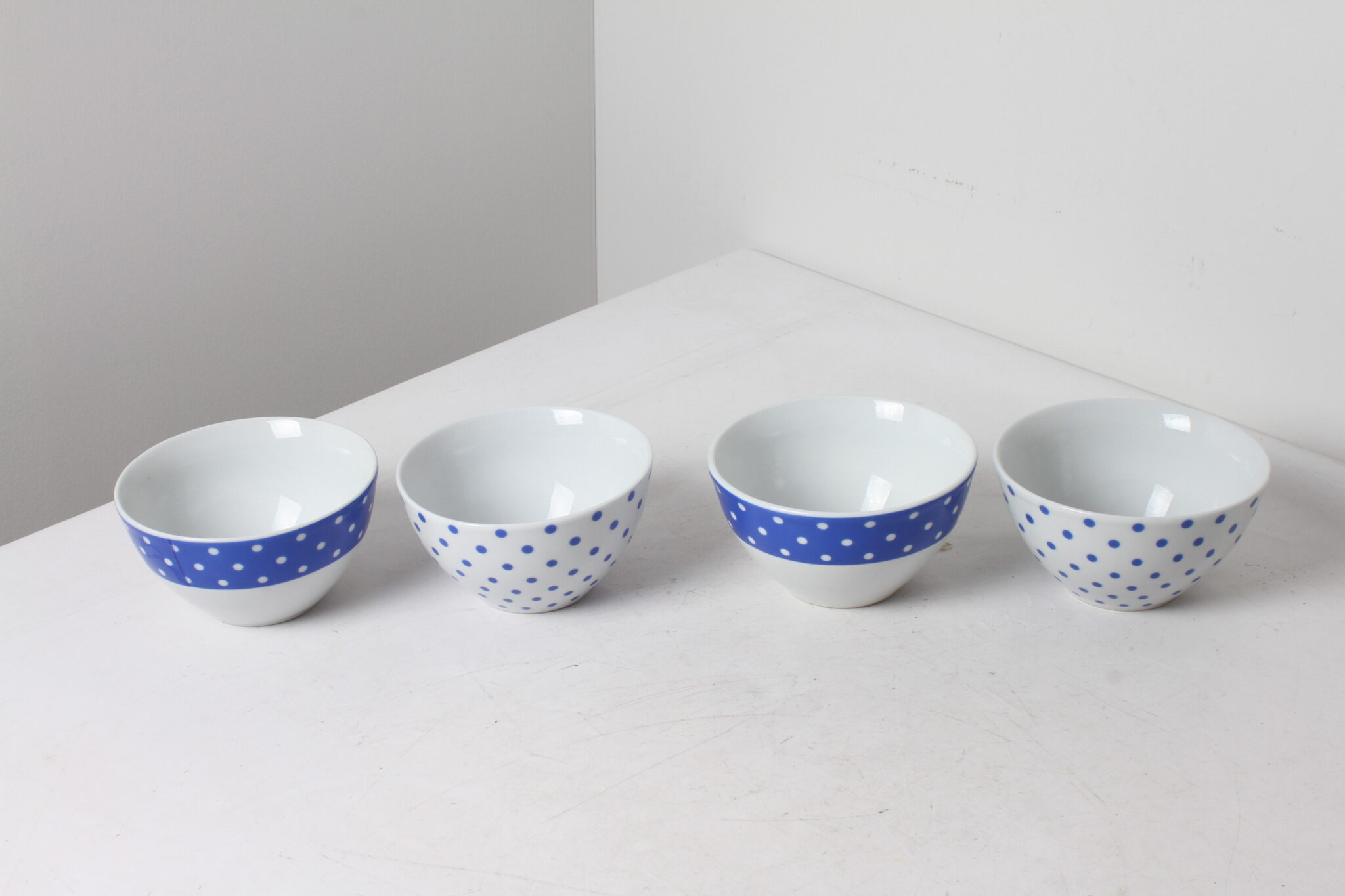 Lot de 4 bols en porcelaine bleu et blanc (2)
