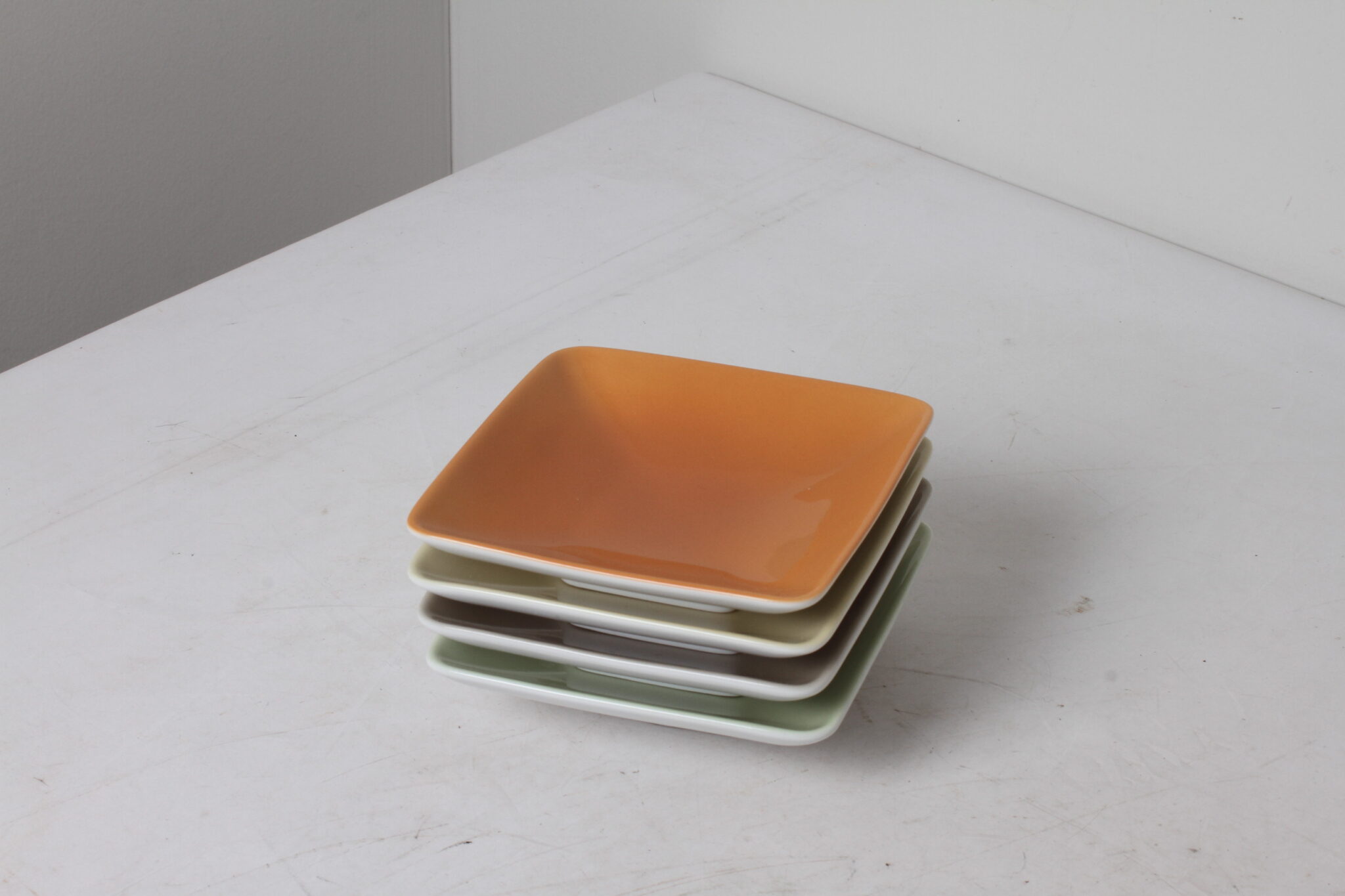 Lot de 4 coupelles en porcelaine orange, vert , brune et gris Modulo Guy Degrenne (2)