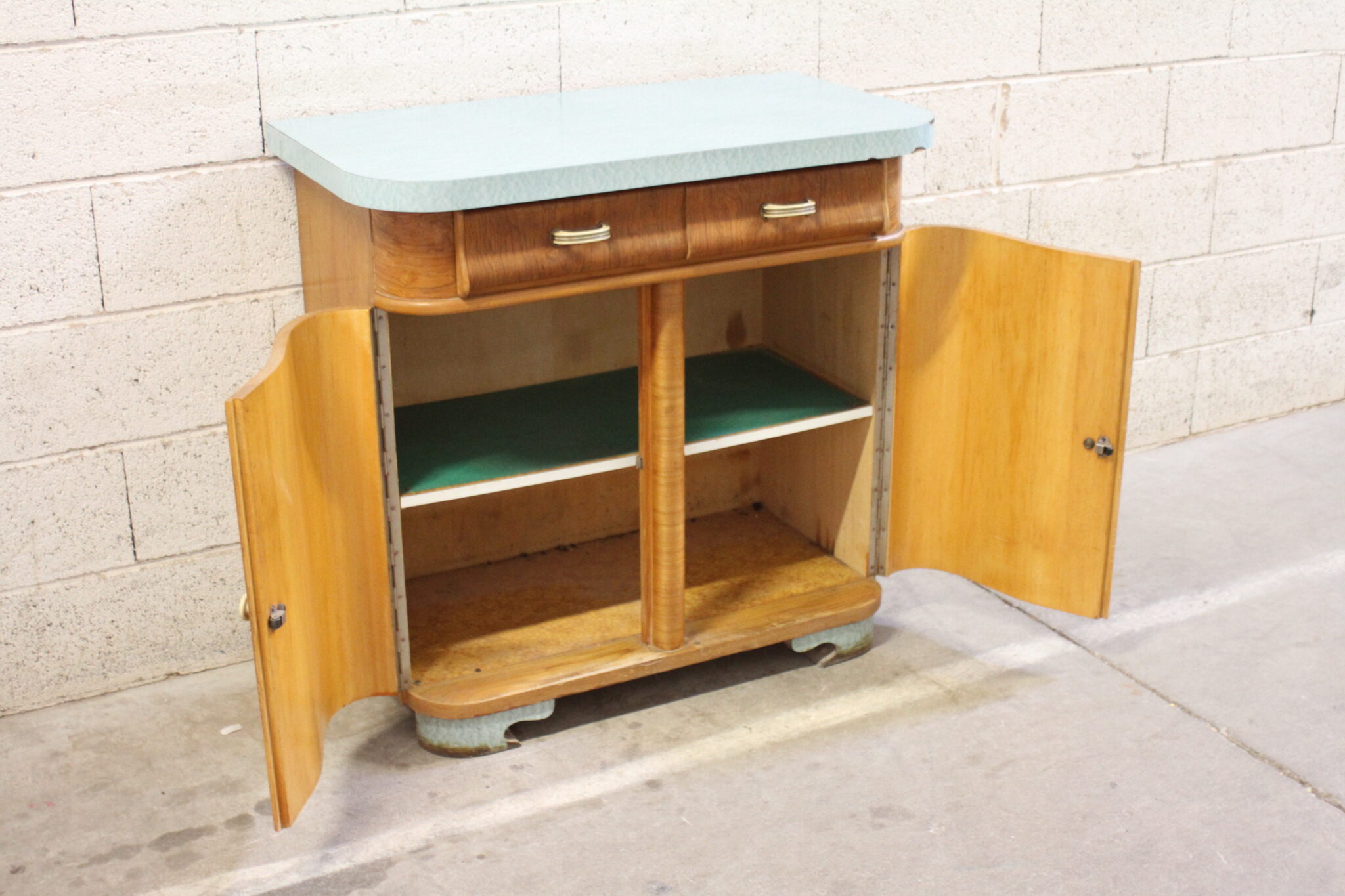 meuble-rangement-vintage-et-design-en-bois-2-portes-2-tiroirs-mobilier-brocante-occasion-emmaus-scherwiller-etikette (6)