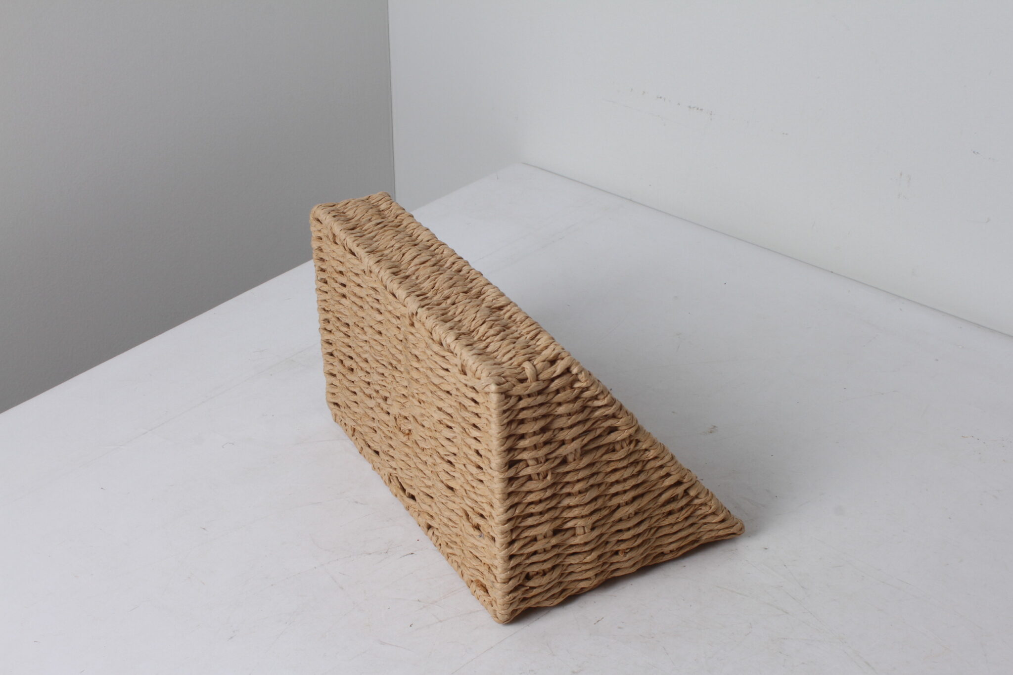 Organiseur de bureau en rotin beige (1)