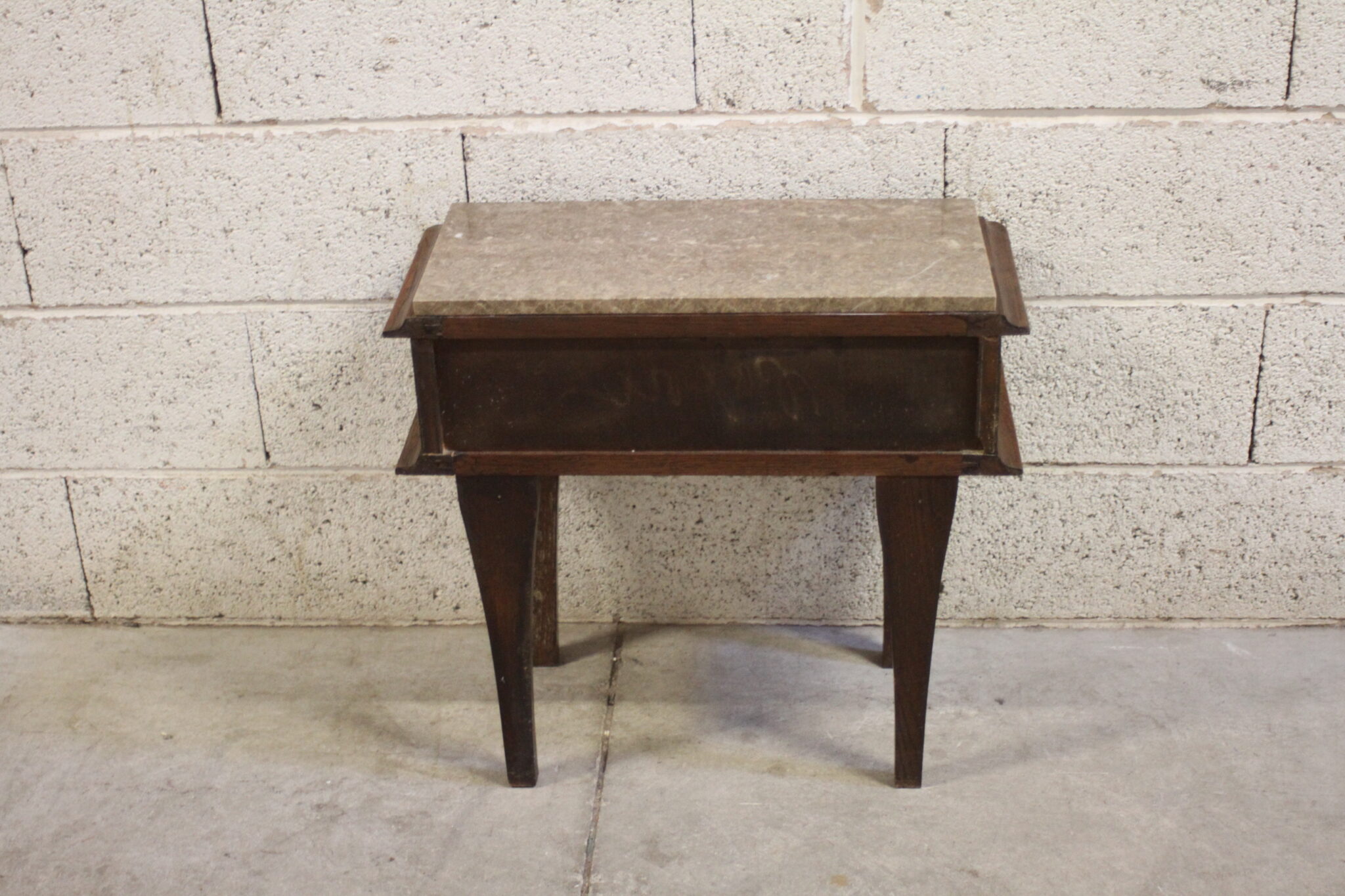 petit-meuble-d'appoint-sur-pieds-en-bois-fonce-et-marbre-1-tiroir-mobilier-brocante-occasion-emmaus-scherwiller-etikette (1)