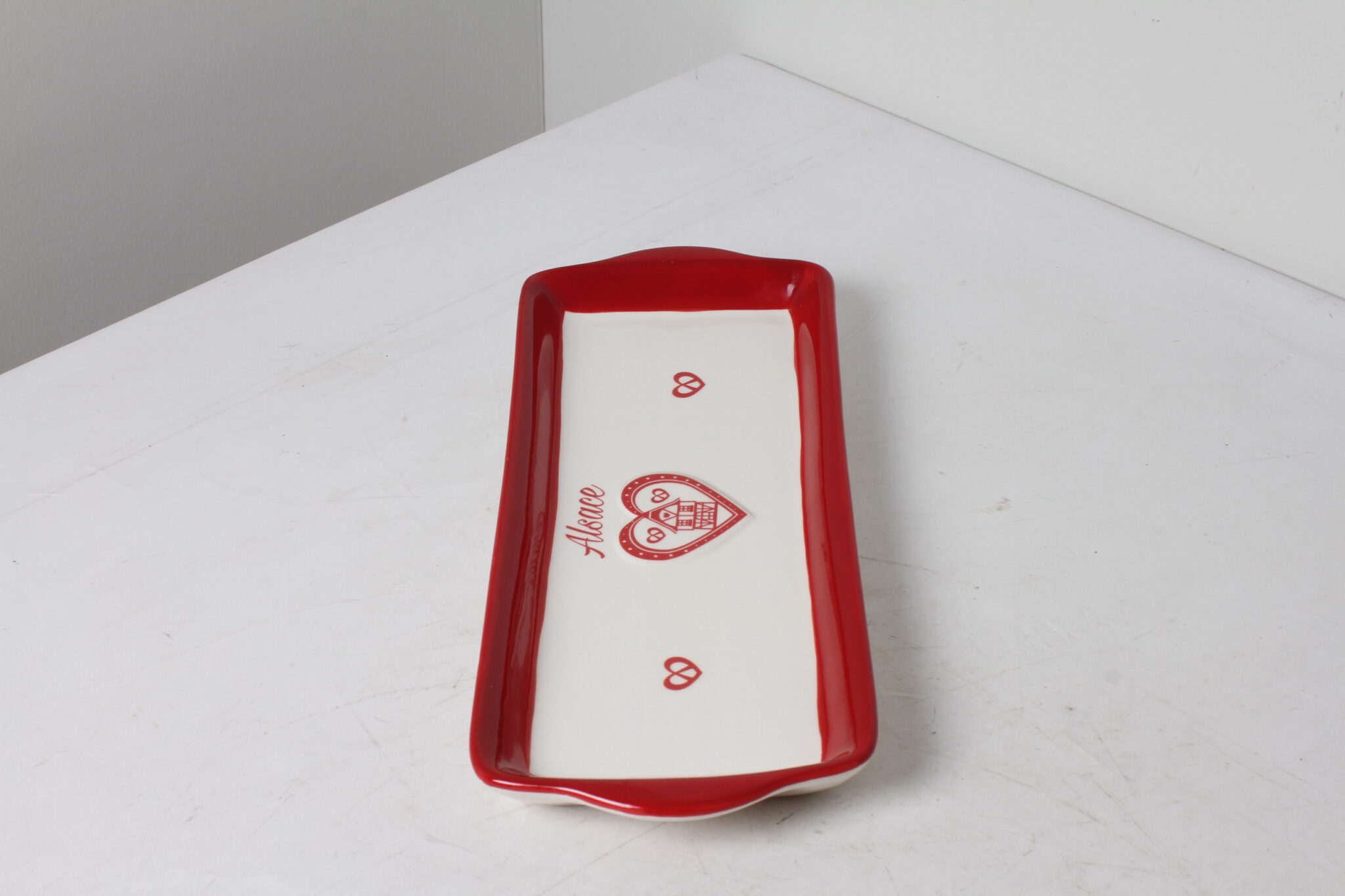 Plat en céramique cœur d'alsace rouge et blanc (1)