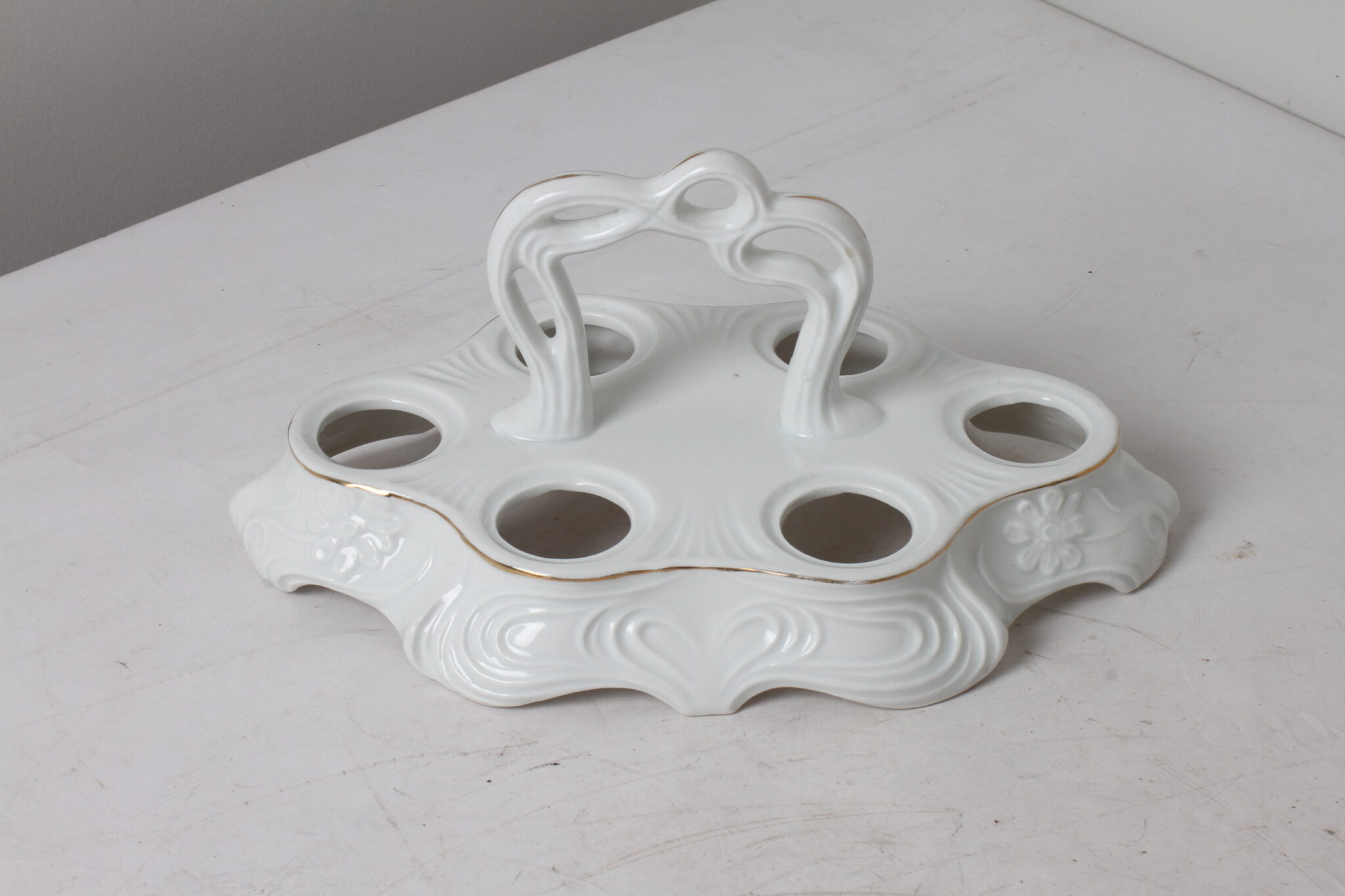 Présentoir à œufs vintage en porcelaine blanche (2)