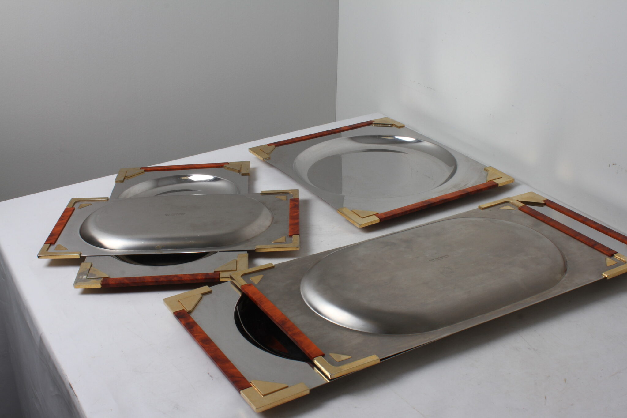 Set de 5 plateaux rectangulaires en inox argenté doré Guy Degrenne France (4)