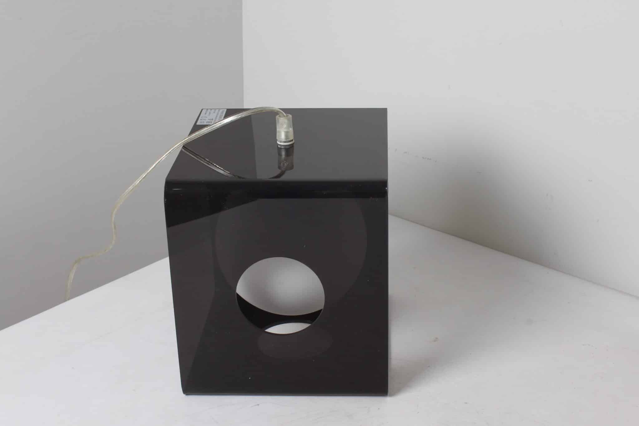 Suspension cubique en plastique noir et blanc Francodim S.A.R (3)