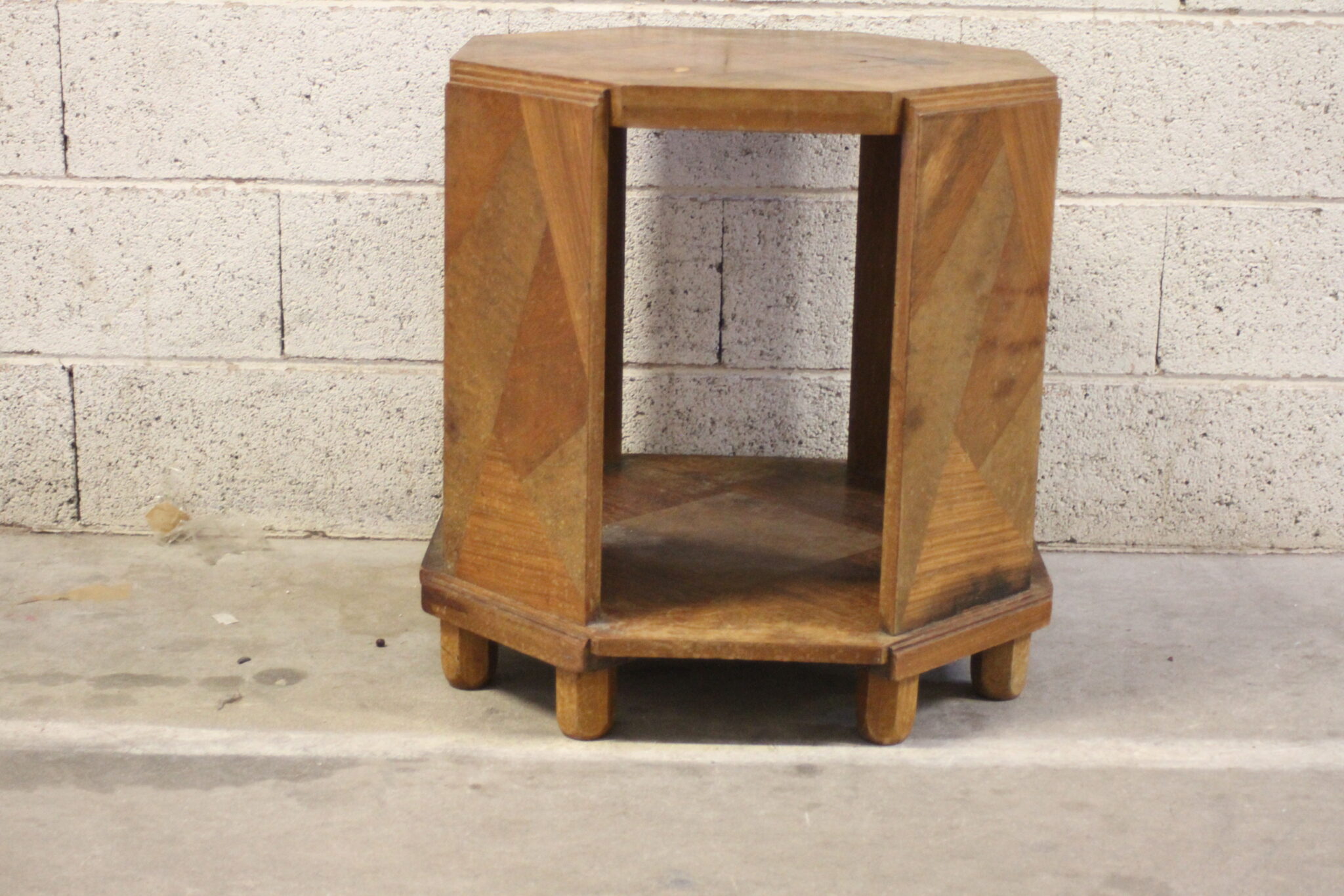 table-d'appoint-gueridon-octogonale-art-deco-bois-mobilier-brocante-occasion-emmaus-scherwiller-etikette (3)
