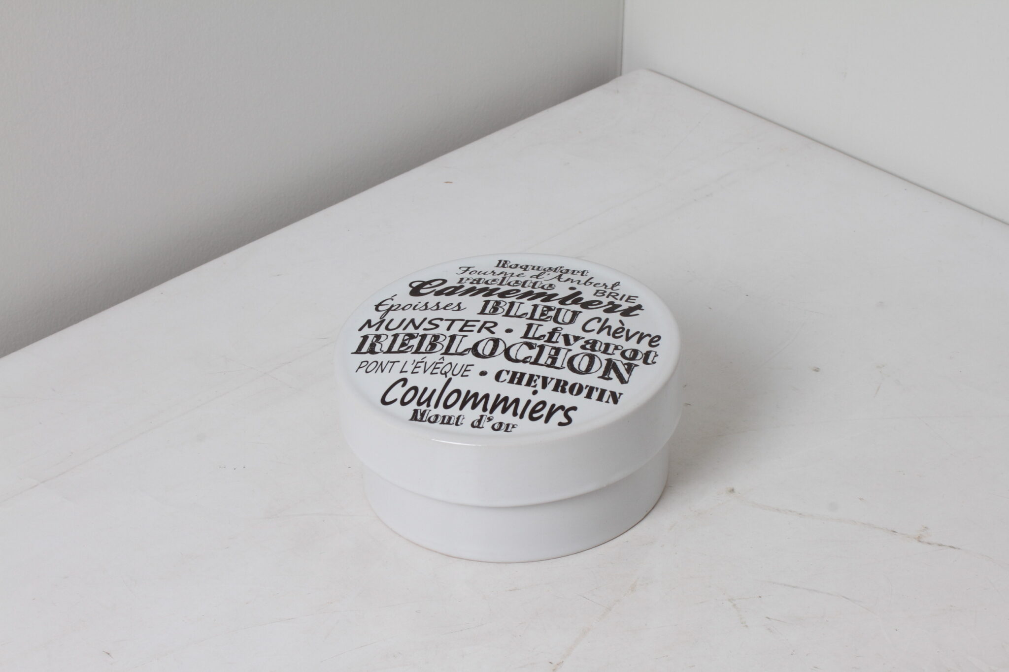 boite-a-fromages-en-ceramique-art-de-la-table-occasion-emmaus-scherwiller-etikette (2)