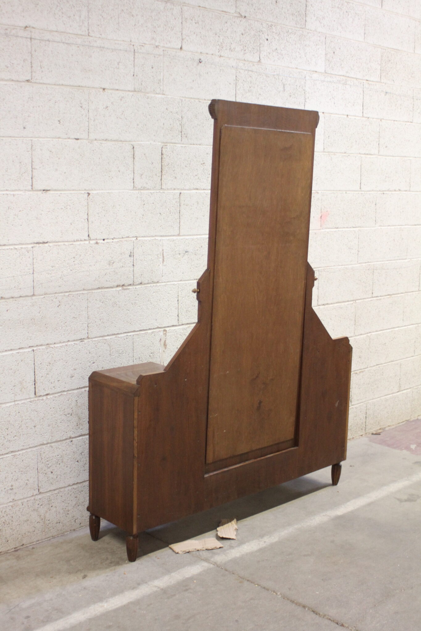 coiffeuse-psyche-art-deco-et-son-chevet-bois-sur-pieds-mobilier-brocante-occasion-emmaus-scherwiller-etikette-5