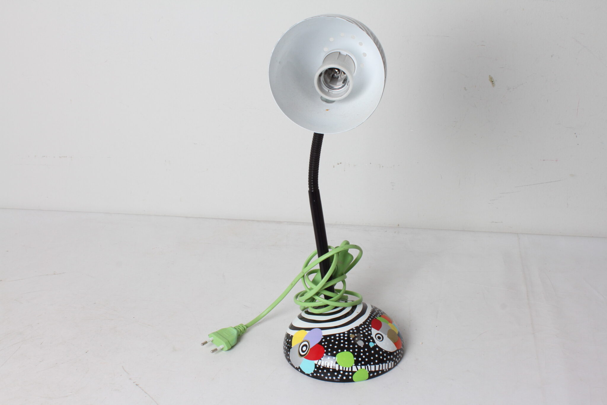 lampe-de-bureau-multicolore-pylones-decor-poissons-luminaires-occasion-emmaus-scherwiller-etikette (2)