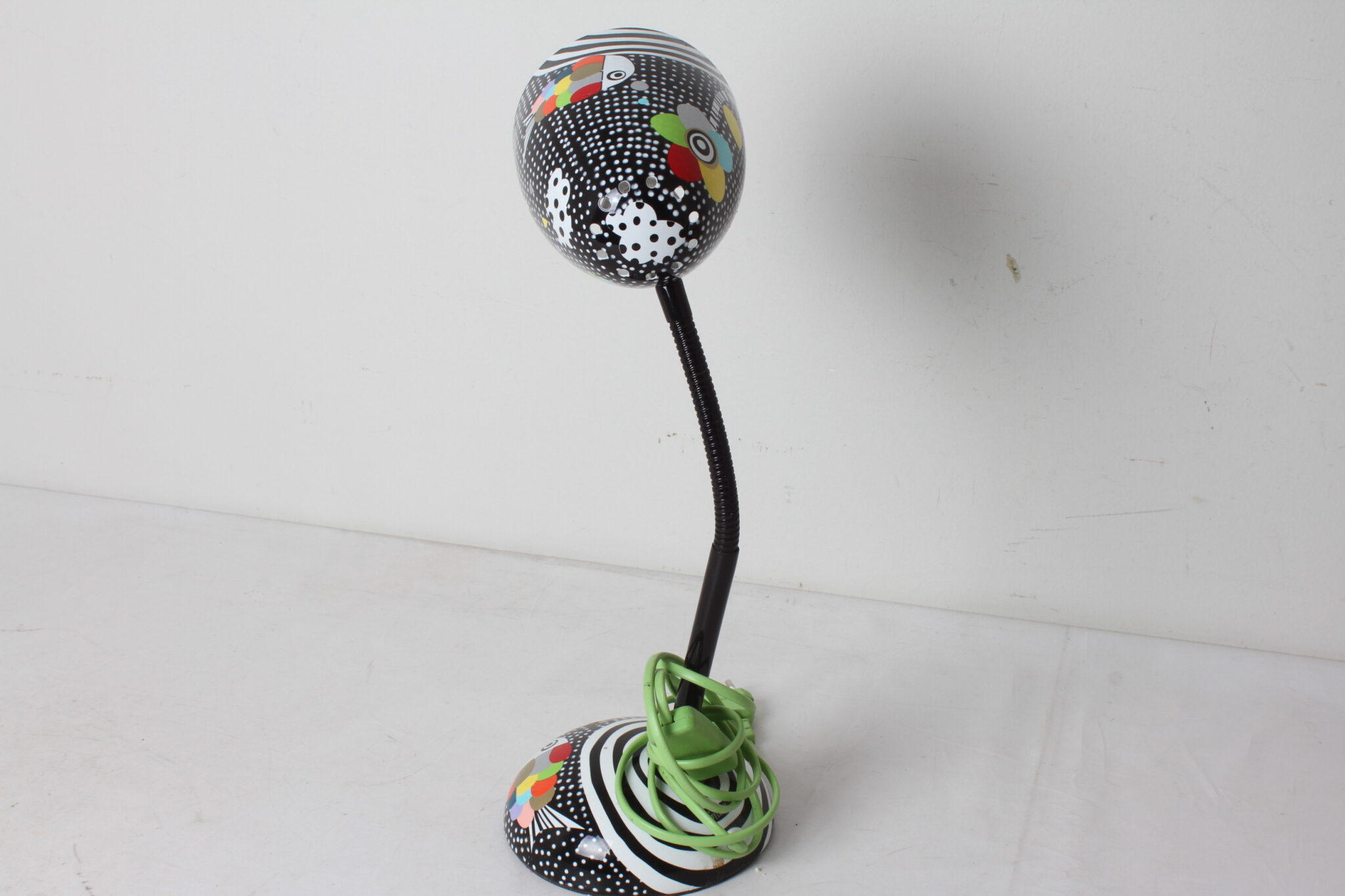 lampe-de-bureau-multicolore-pylones-decor-poissons-luminaires-occasion-emmaus-scherwiller-etikette (4)