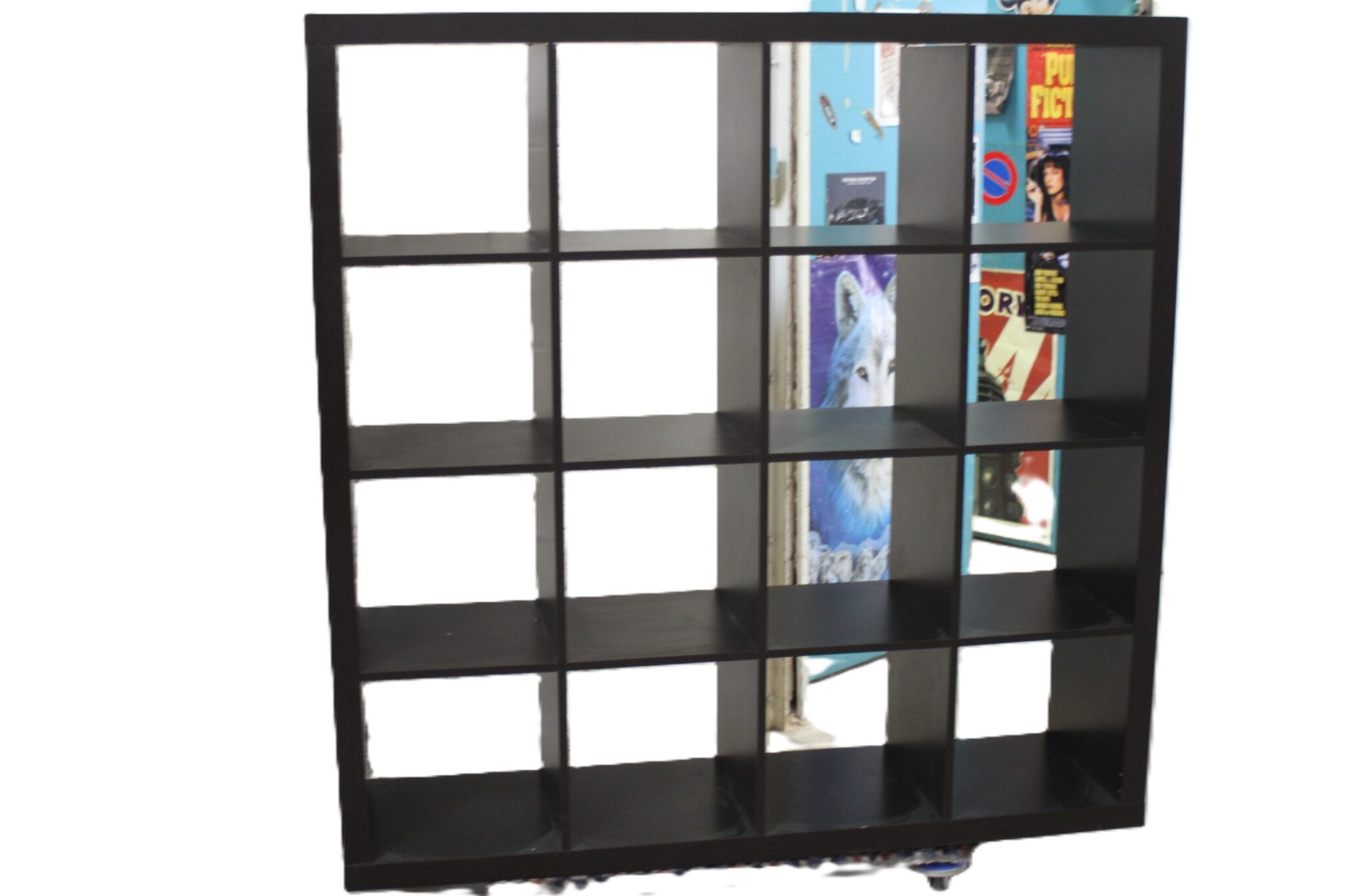 meuble-rangement-16-casiers-bois-noir-mobilier-brocante-occasion-emmaus-scherwiller-etikette (3)