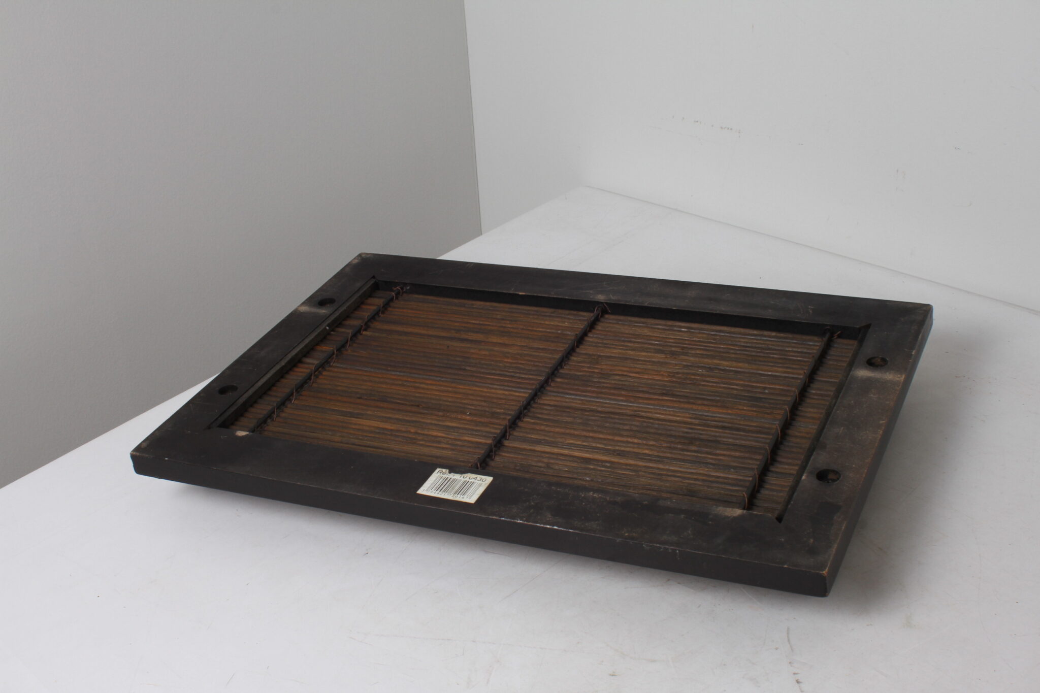 plateau-de-service-decoratif-bois-fonce-objets-deco-occasion-emmaus-scherwiller-etikette