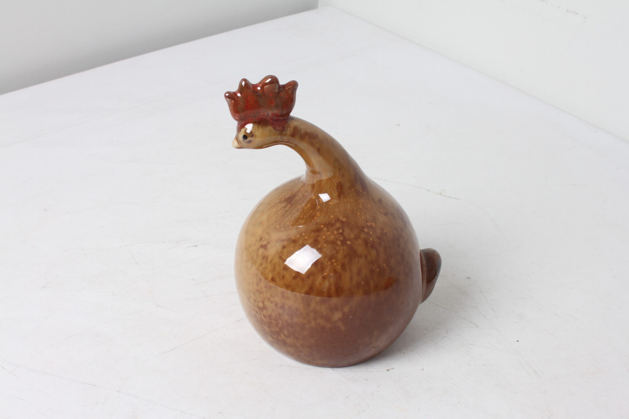 poule-cocotte-decorative-en-ceramique-vernisse-objets-deco-occasion-emmaus-scherwiller-etikette (1)