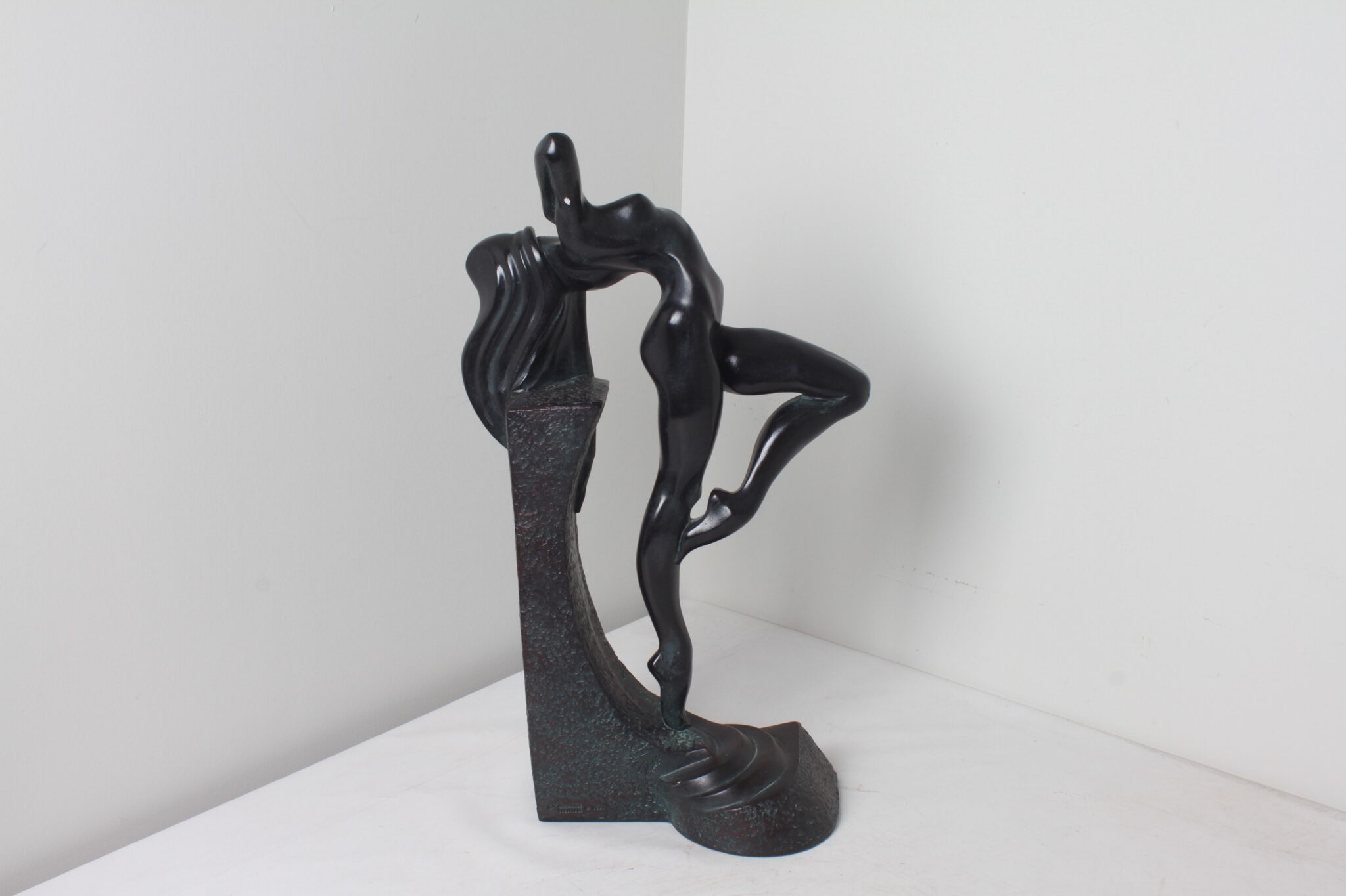 sculpture-femme-nue-emergence-signee-alexander-danel-pour-austin-sculpture-1991-objets-deco-coolection-brocante-piecde-rare-occasion-emmaus-scherwiller-etikette (8)