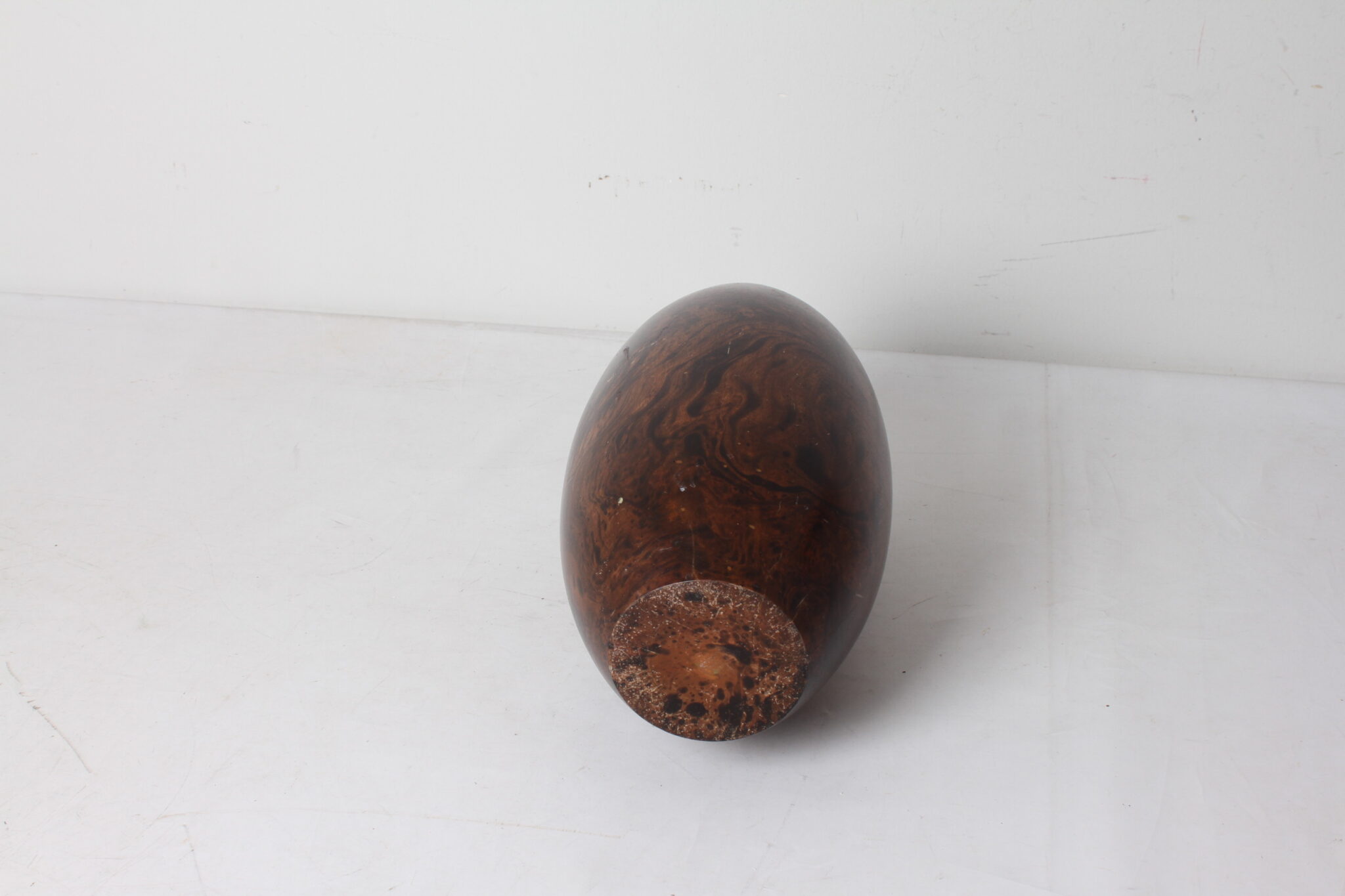vase-en-bois-de-forme-ovoide-objets-deco-brocante-occasion-emmaus-scherwiller-etikette (1)