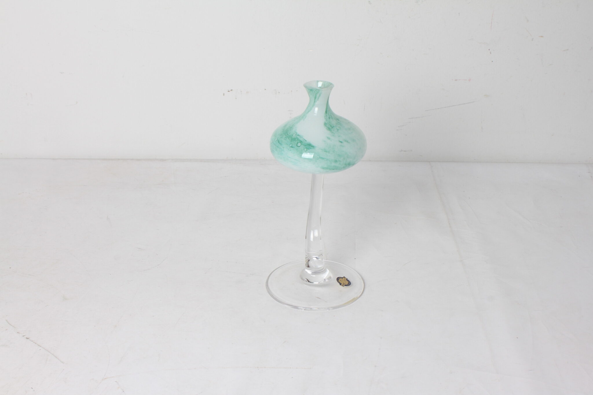 vase-en-cristal-kaspar-forme-libre-taille-a-la-main-objets-deco-occasion-emmaus-scherwiller-etikette (2)