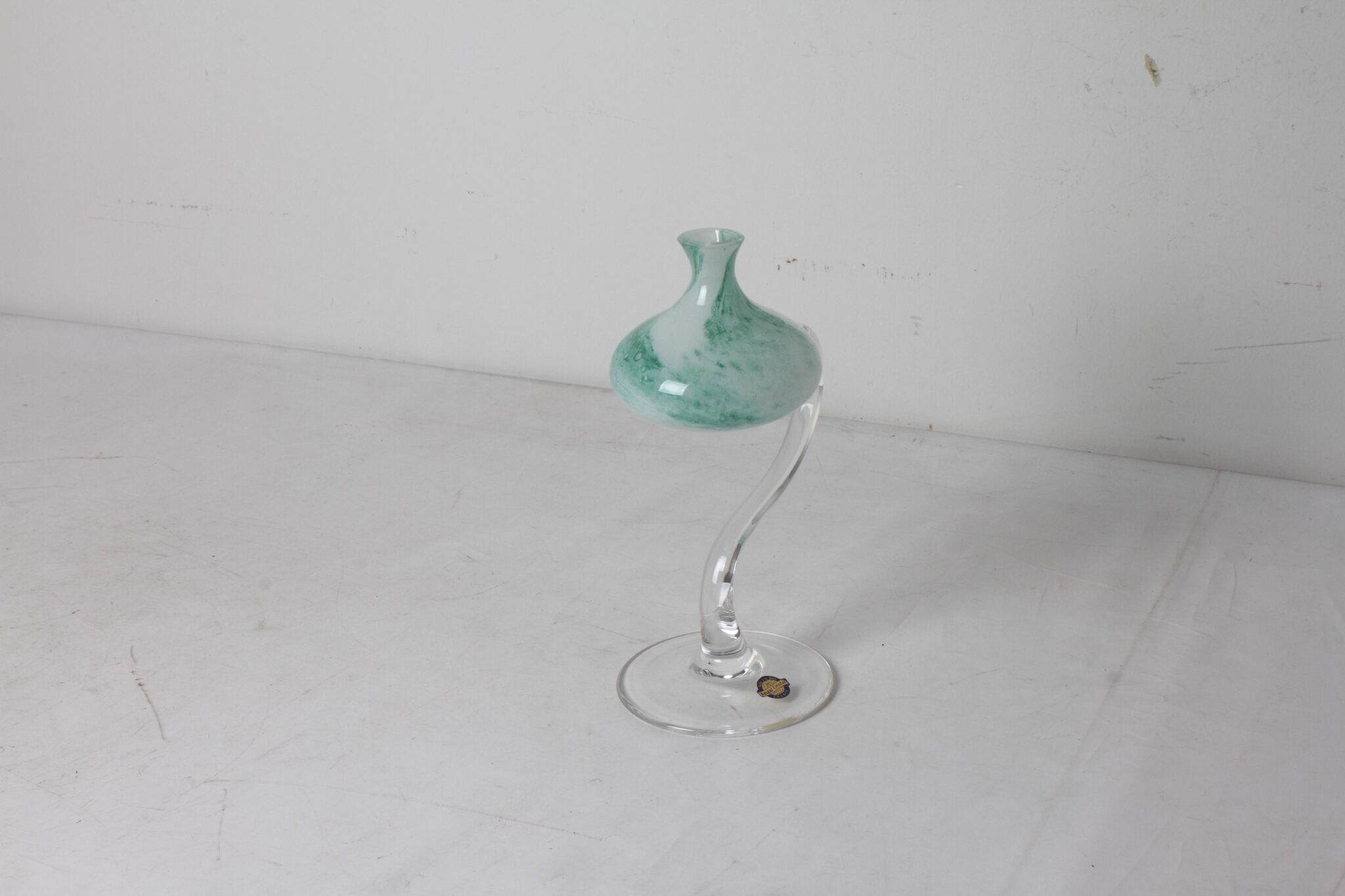vase-en-cristal-kaspar-forme-libre-taille-a-la-main-objets-deco-occasion-emmaus-scherwiller-etikette (4)